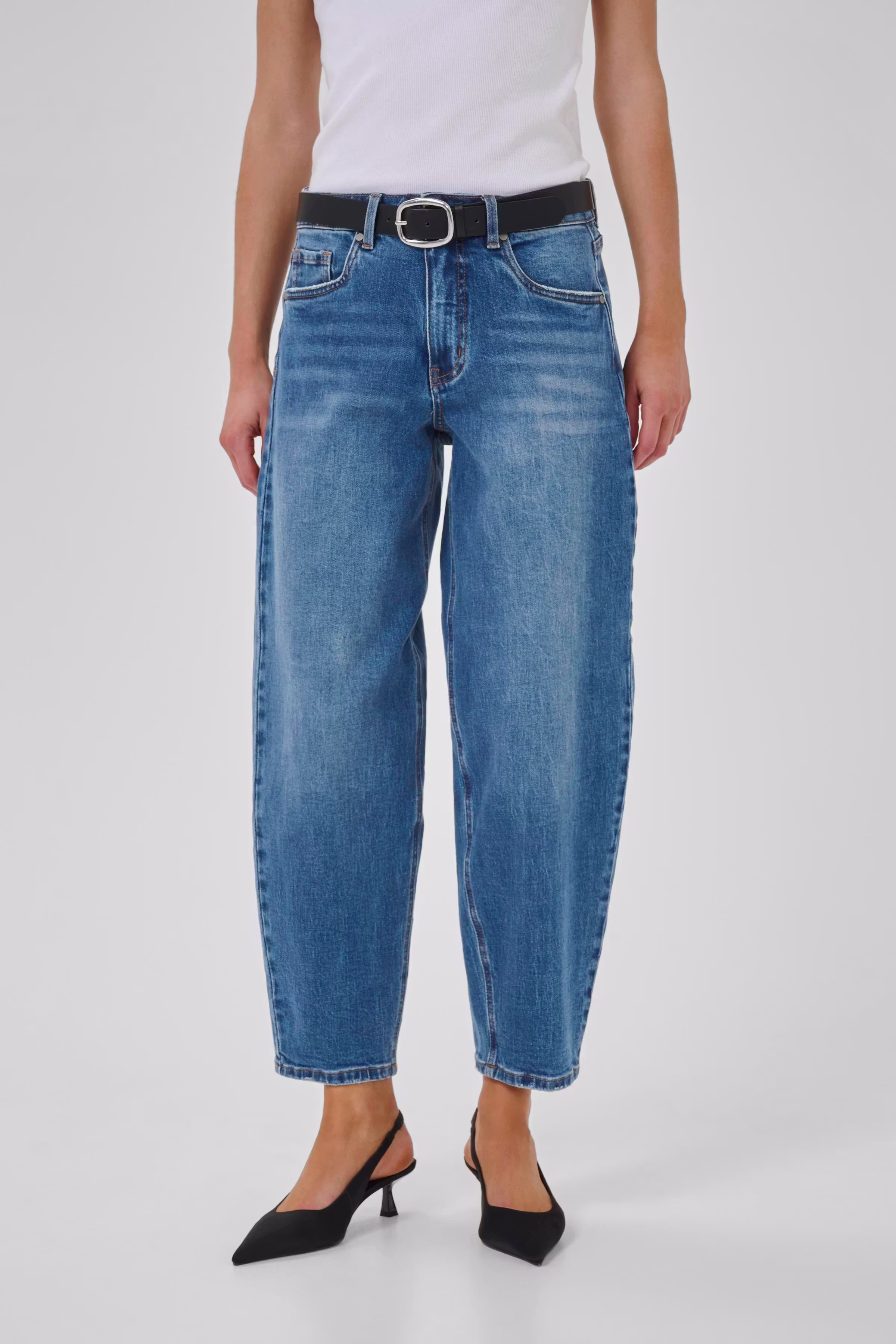 BalooMW Barrel jeans LOOKBOOK FRONT 10705241-100053