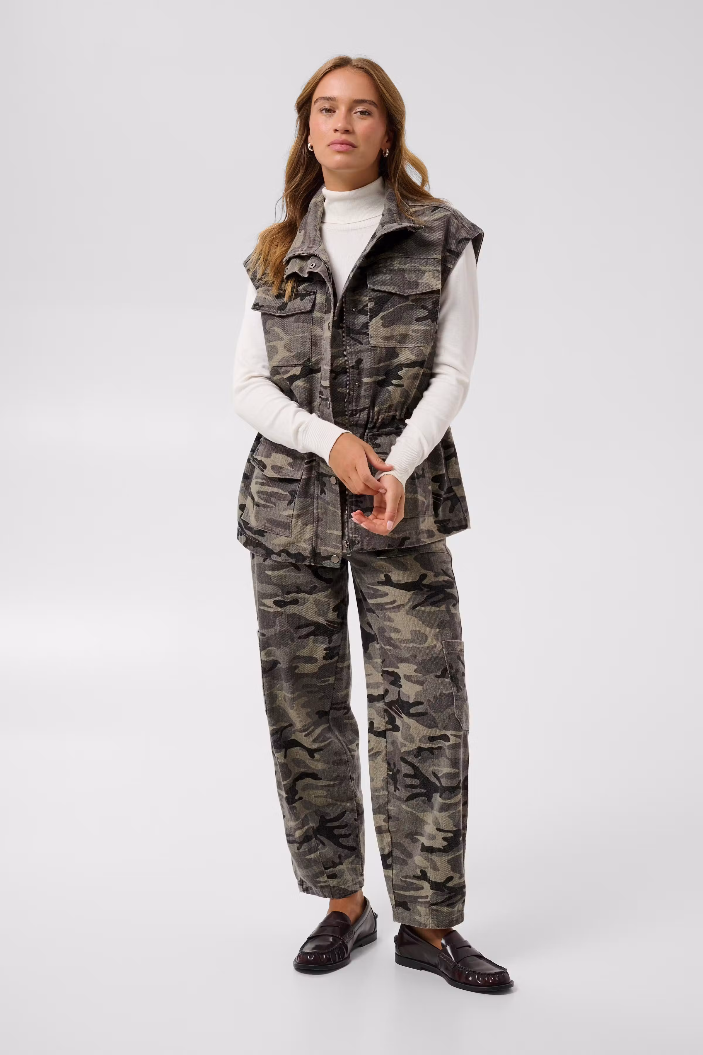 KAlilana Varm väst LOOKBOOK DETAIL 10513245-1000966