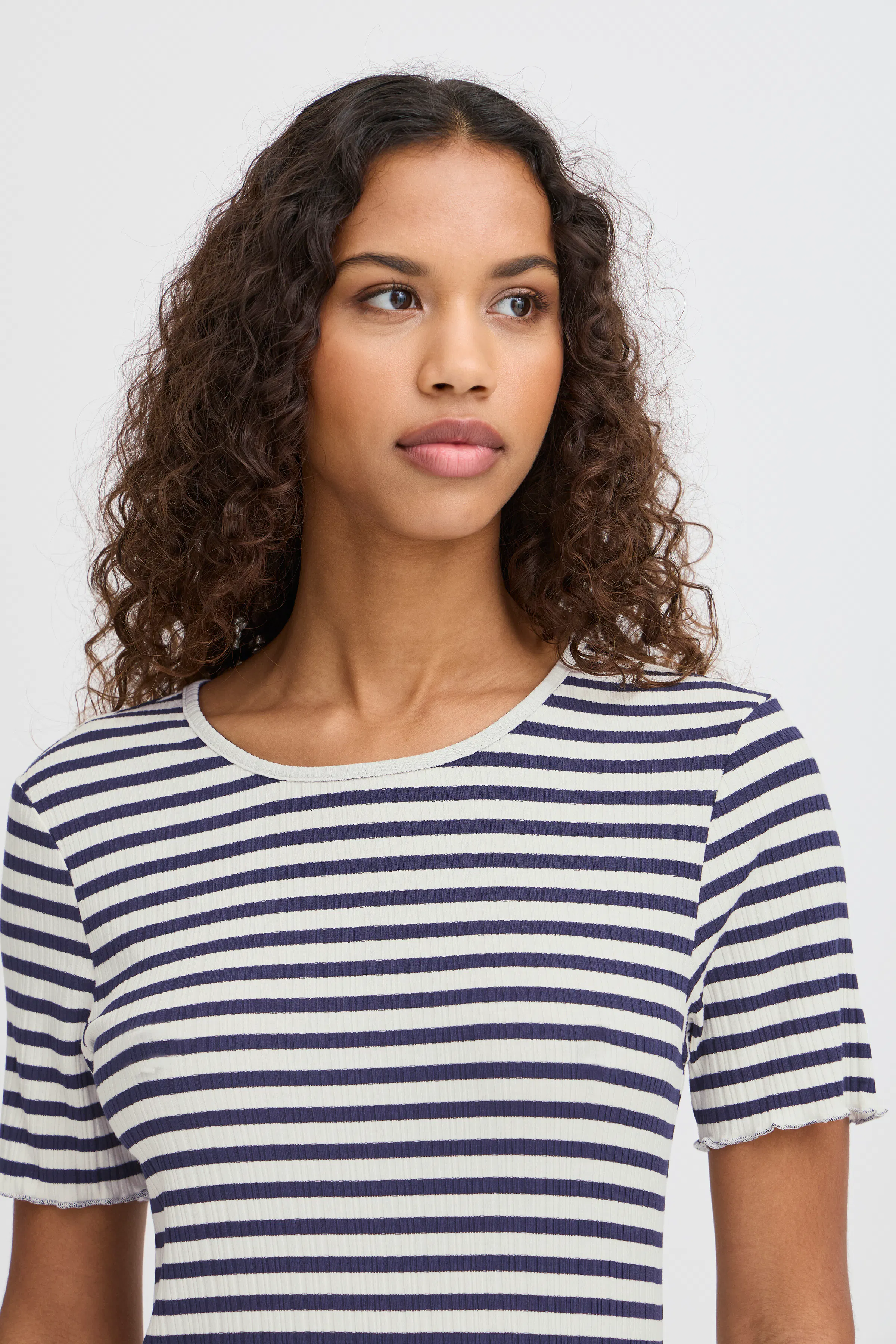 IHCELLA T-shirt LOOKBOOK DETAIL 20122818-204497