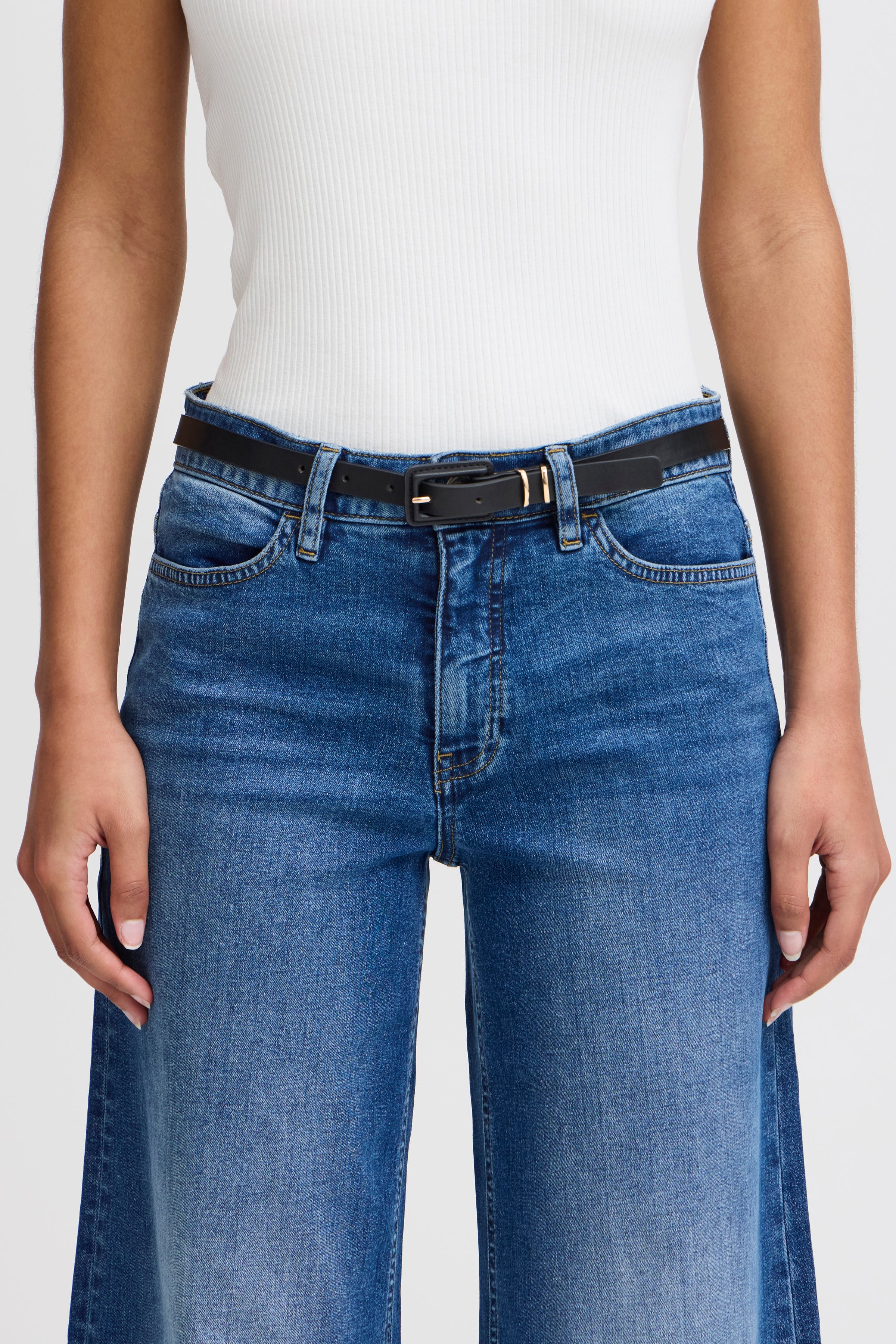 IAKAPIA Belte LOOKBOOK DETAIL 20121725-194008