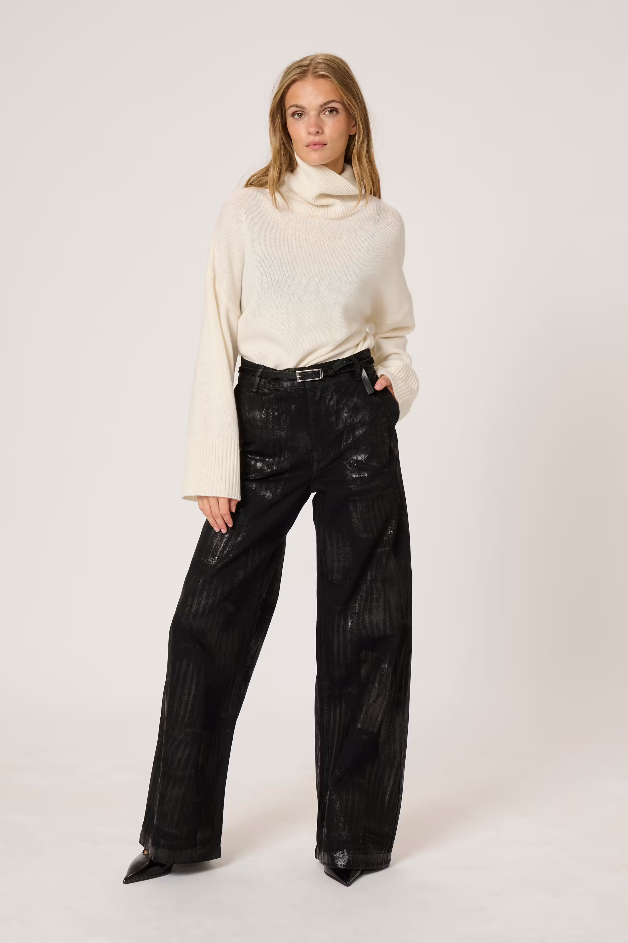 TusaMW Wide jeans LOOKBOOK FRONT 10704909-100031