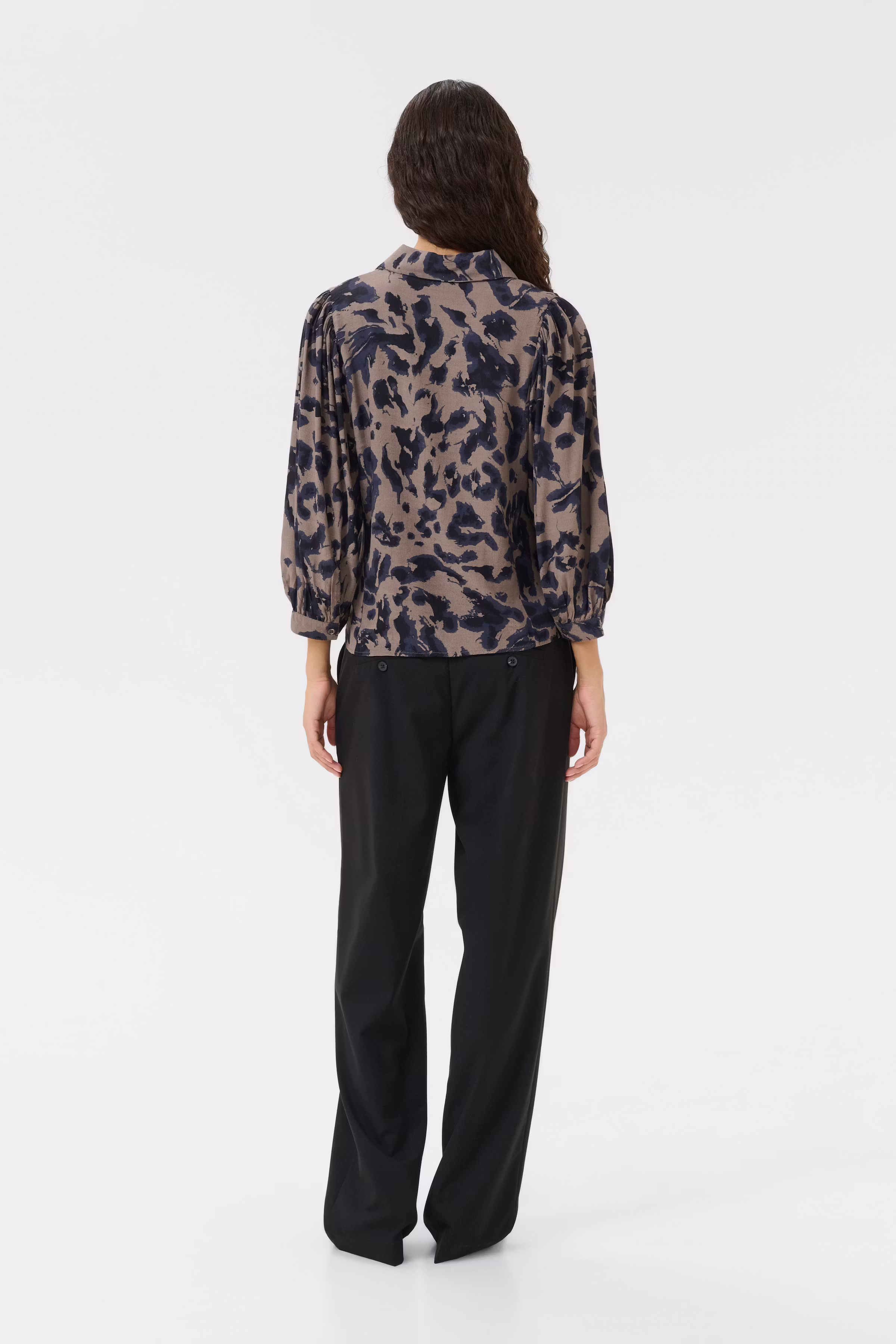 KBAshley Blouse LOOKBOOK BACK 10105530-107953