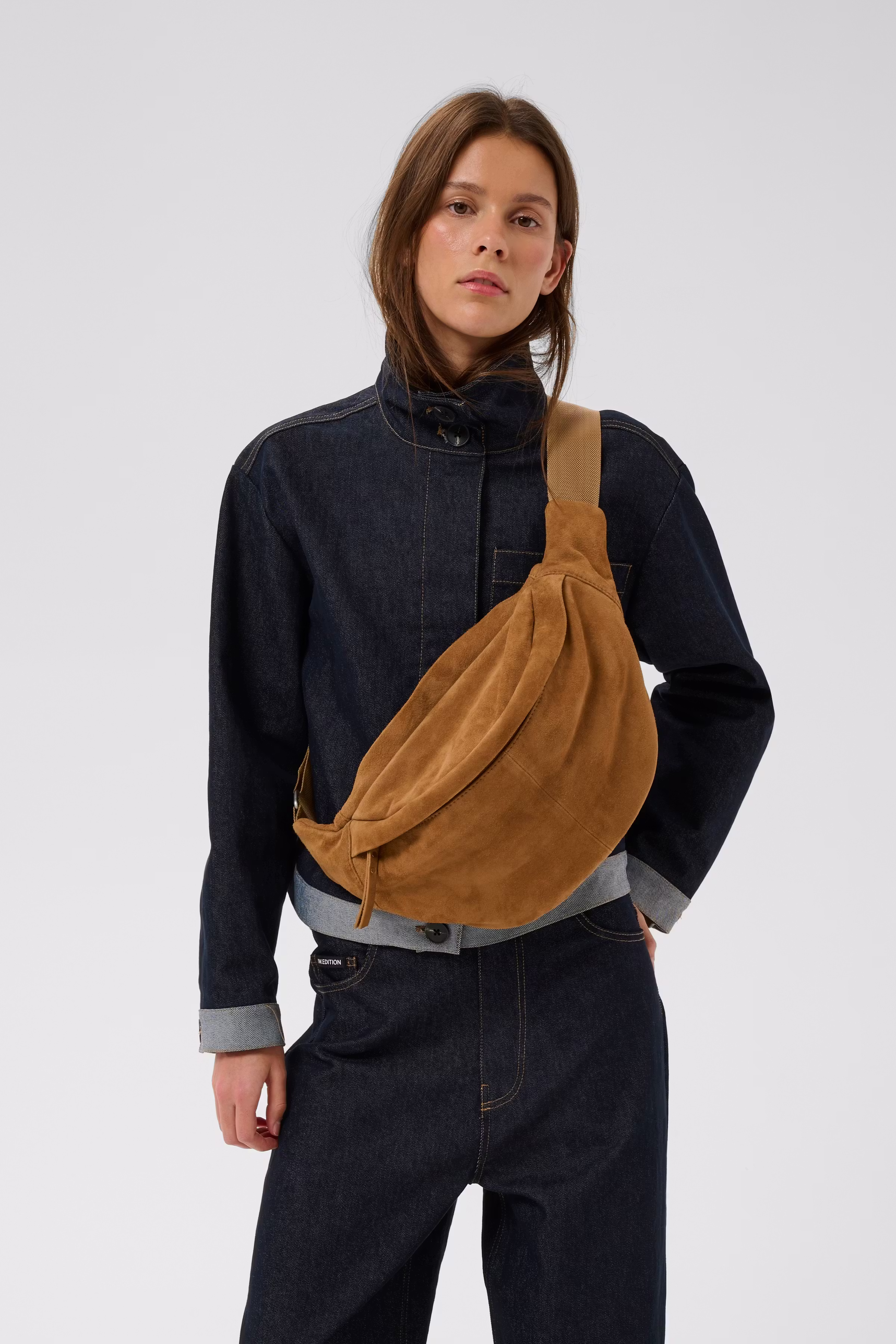 RASIDAIW SUEDE BUMBAG LOOKBOOK FRONT 30112466-171327