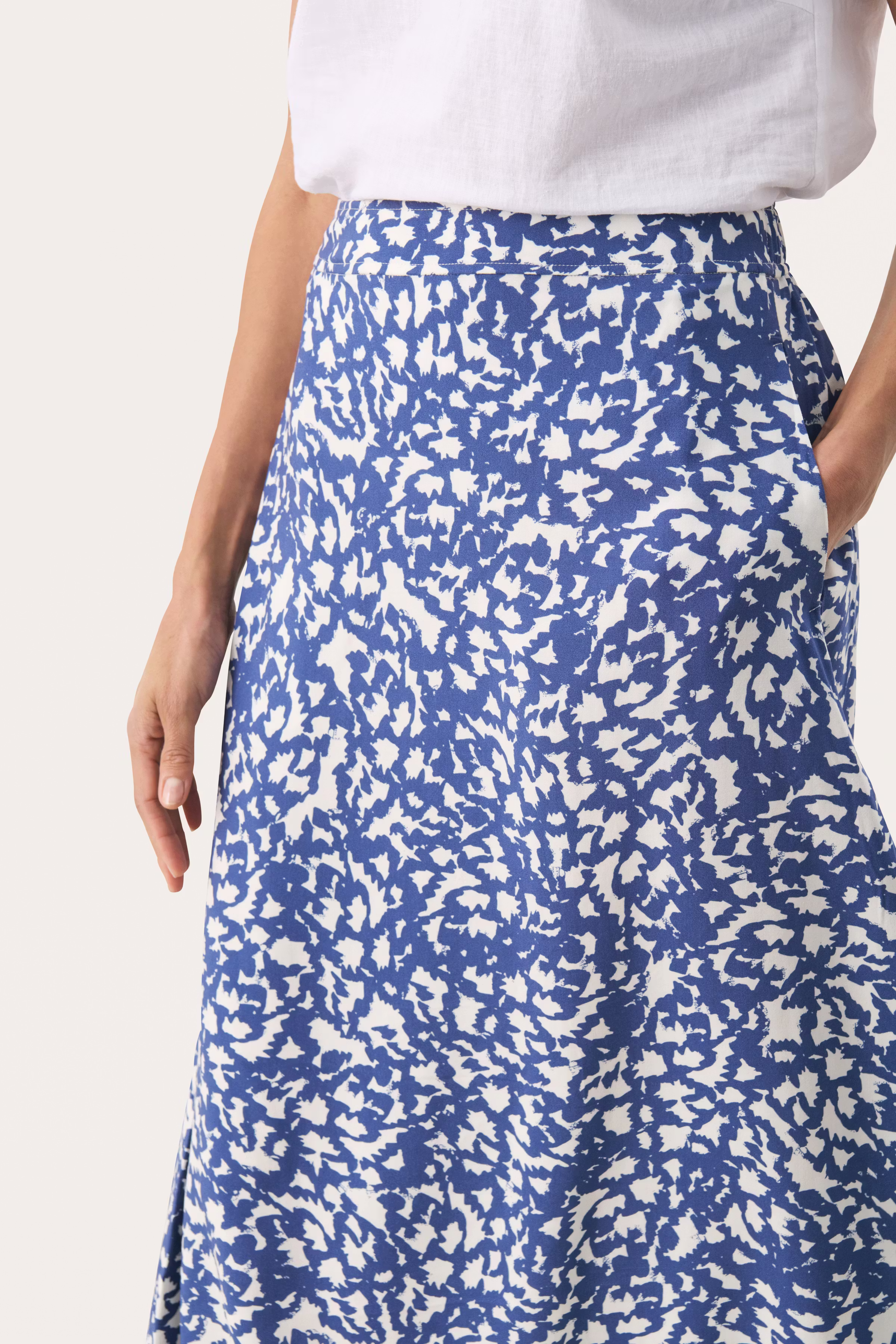 BiseraPW Skirt LOOKBOOK DETAIL 30308685-303804