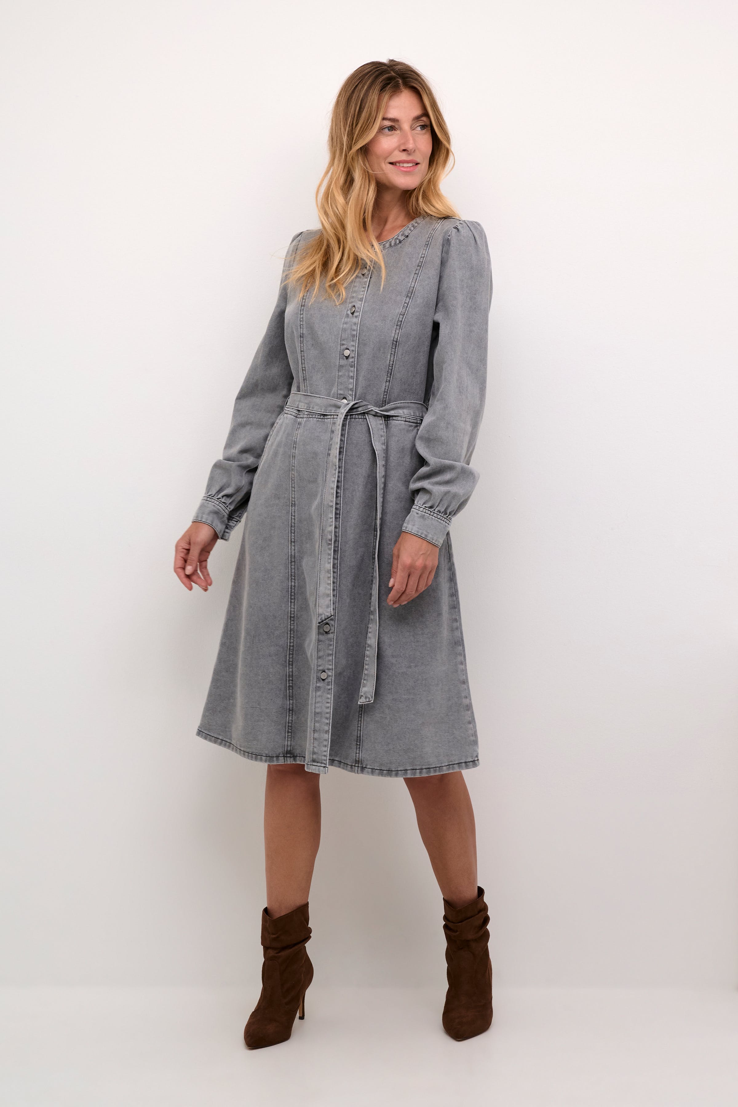 CRRuth Robe LOOKBOOK FRONT 10613142-106906