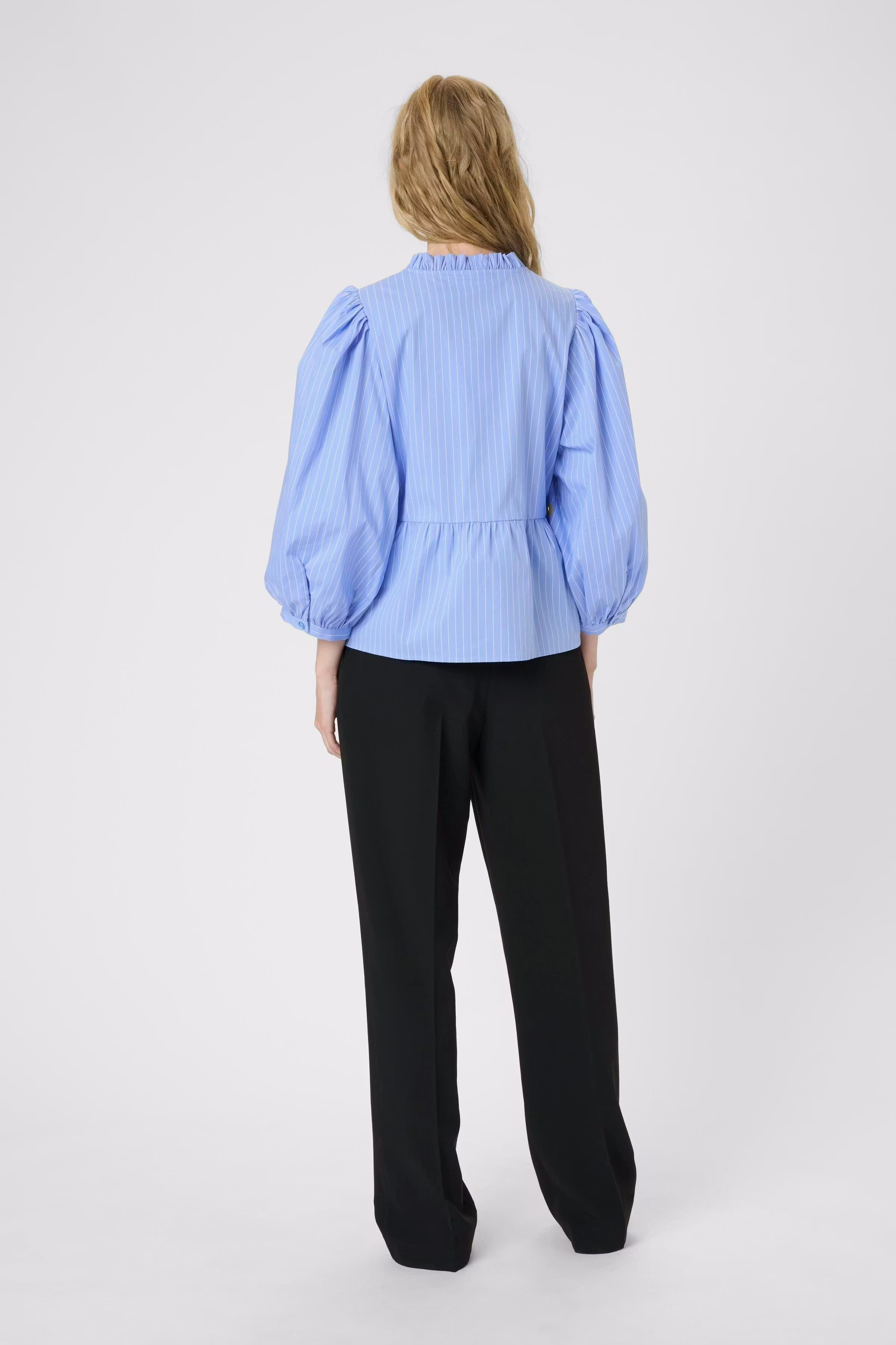KBAmy Blouse LOOKBOOK BACK 10105538-107964