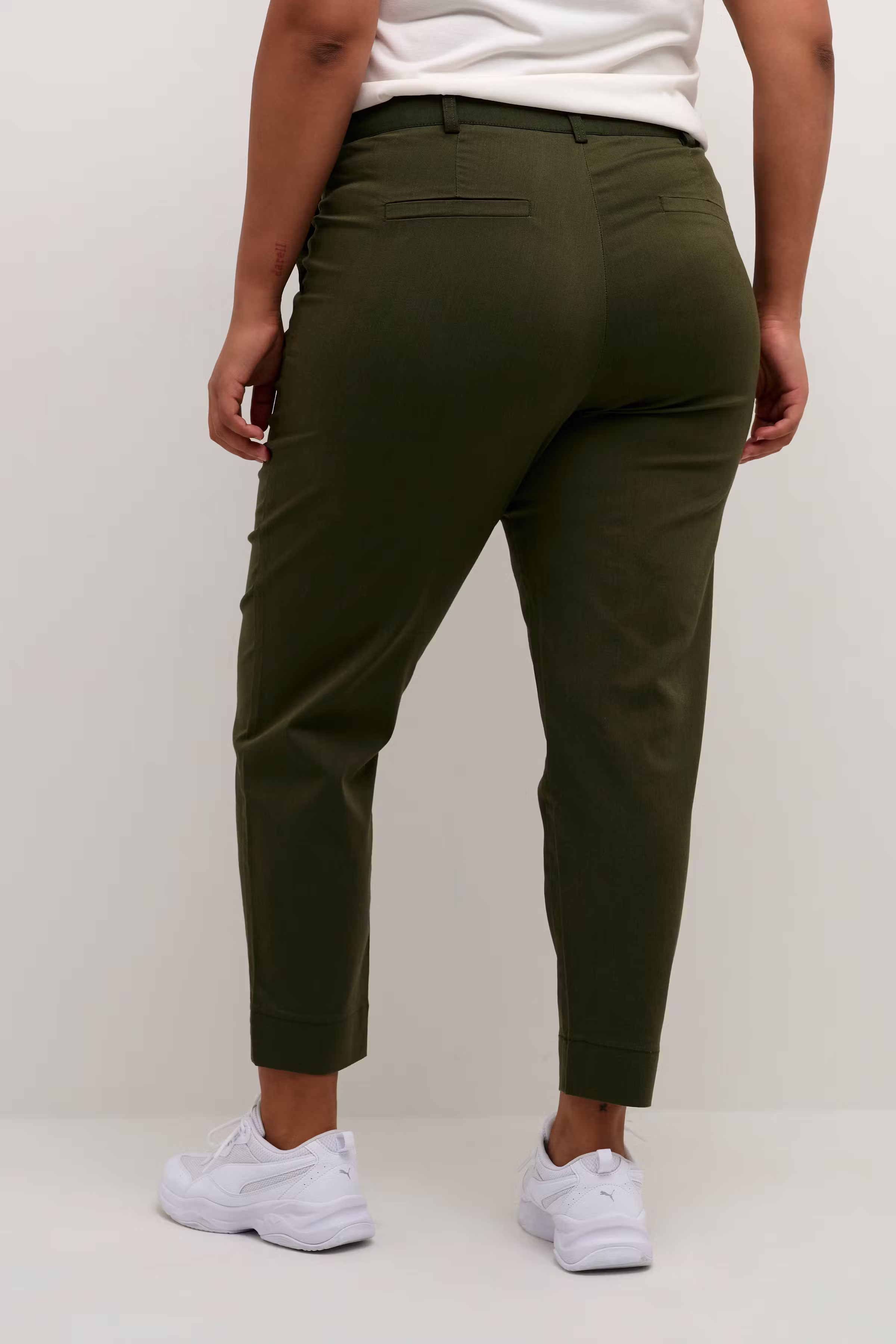 KCleana Hose LOOKBOOK BACK 10581546-190511