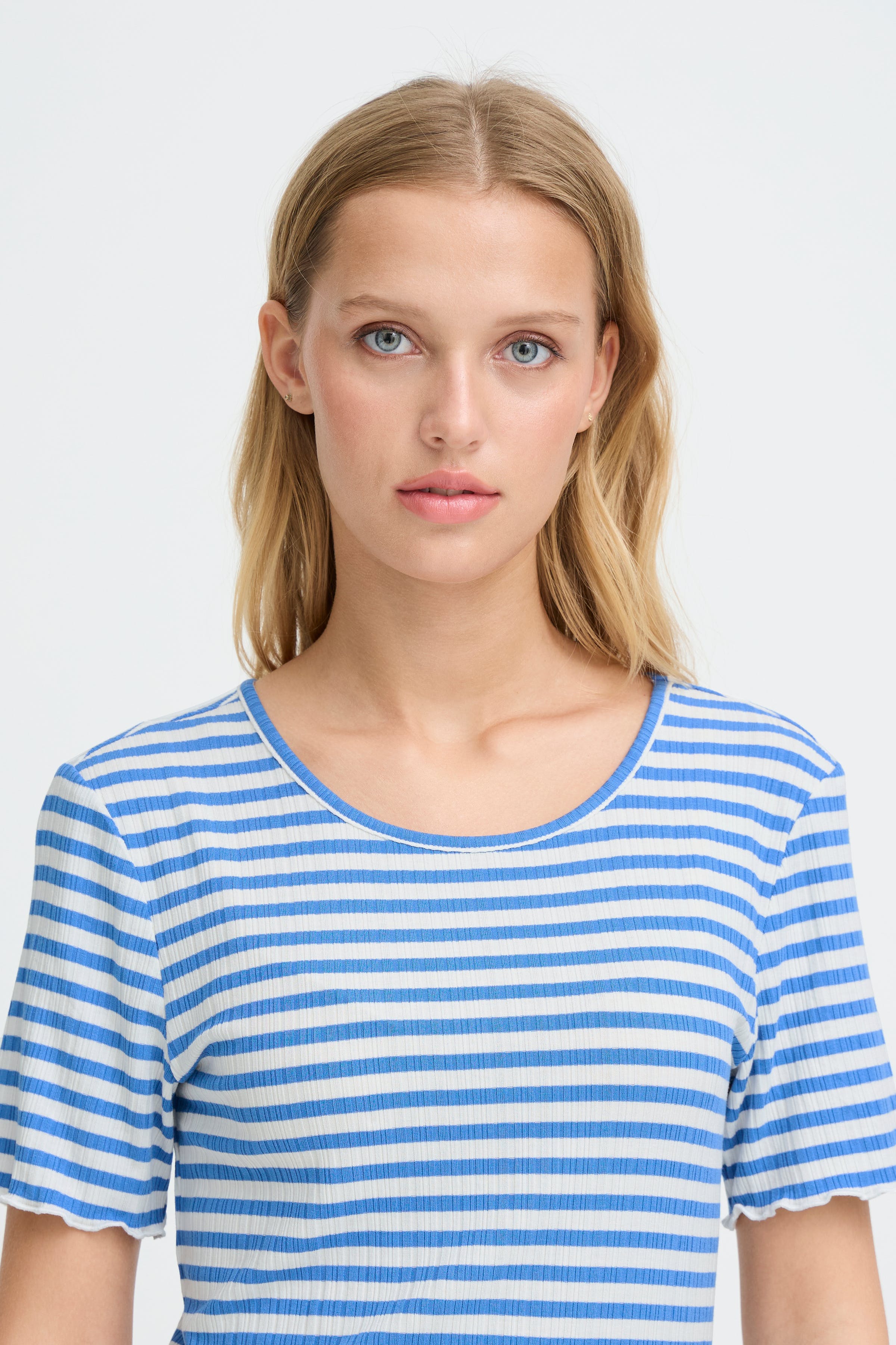 IHCELLA T-shirt LOOKBOOK DETAIL 20122818-900004589