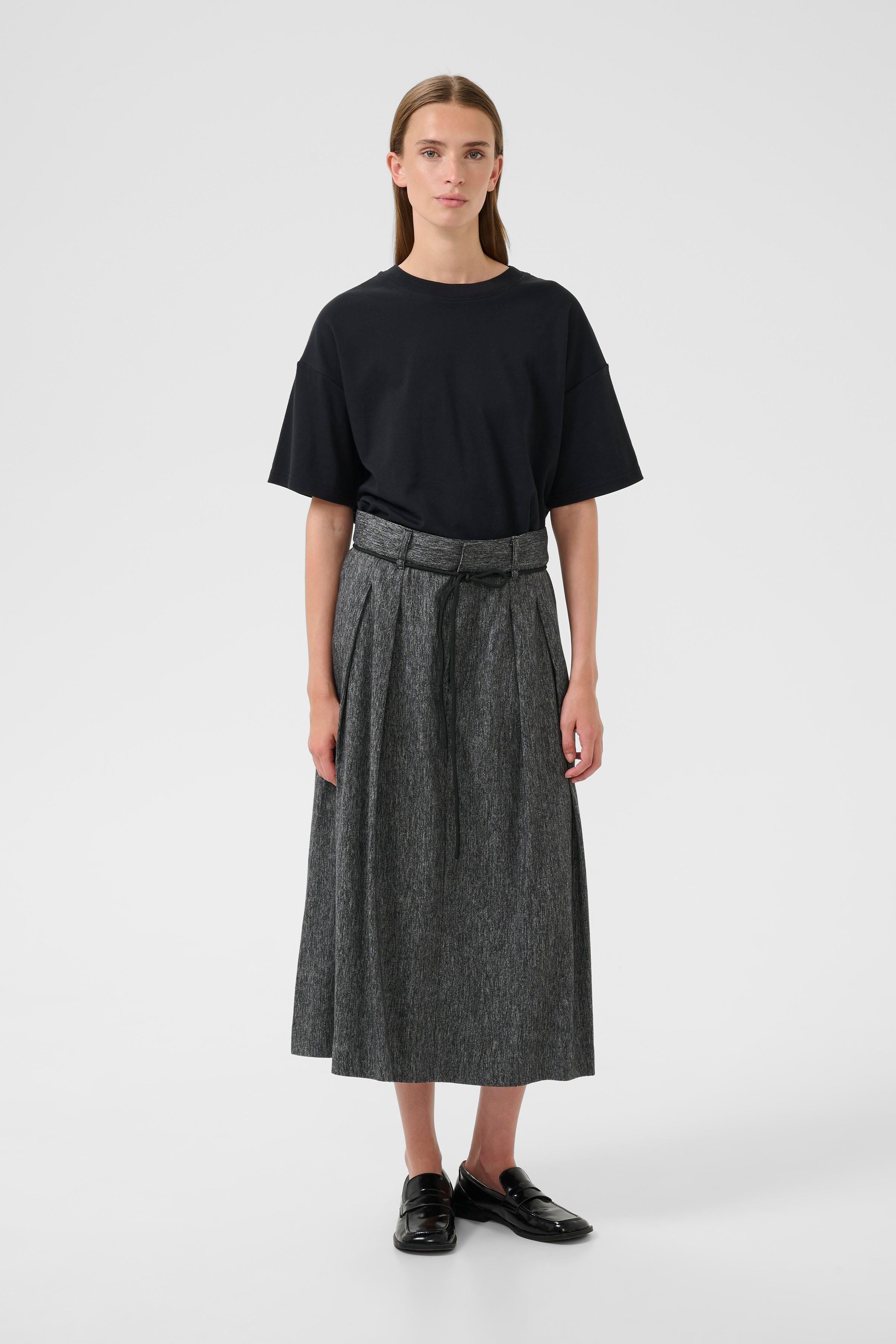 KBBlair Skirt LOOKBOOK FRONT 10105599-194008