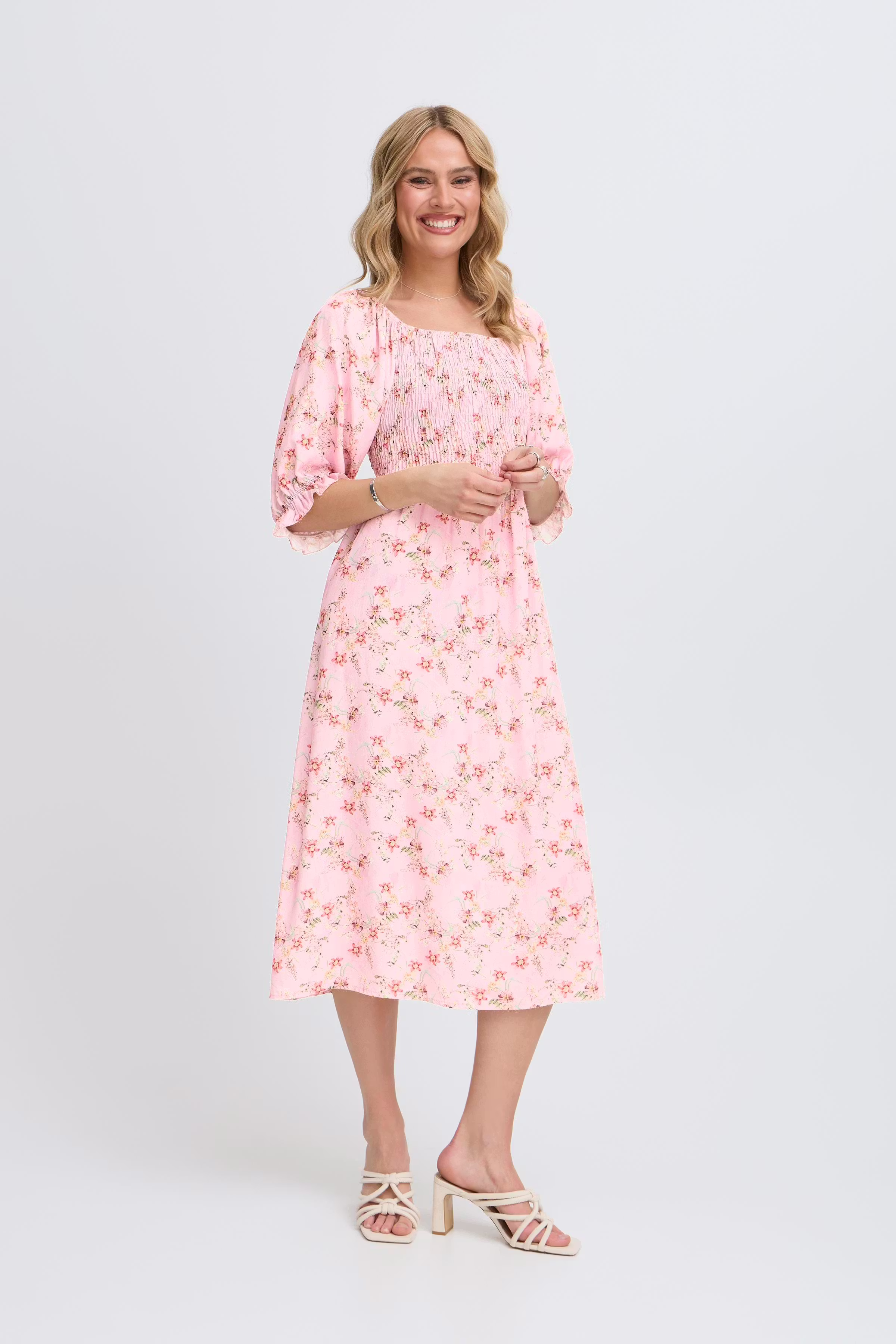 SBGISLA Kjole LOOKBOOK FRONT 22101030-142305