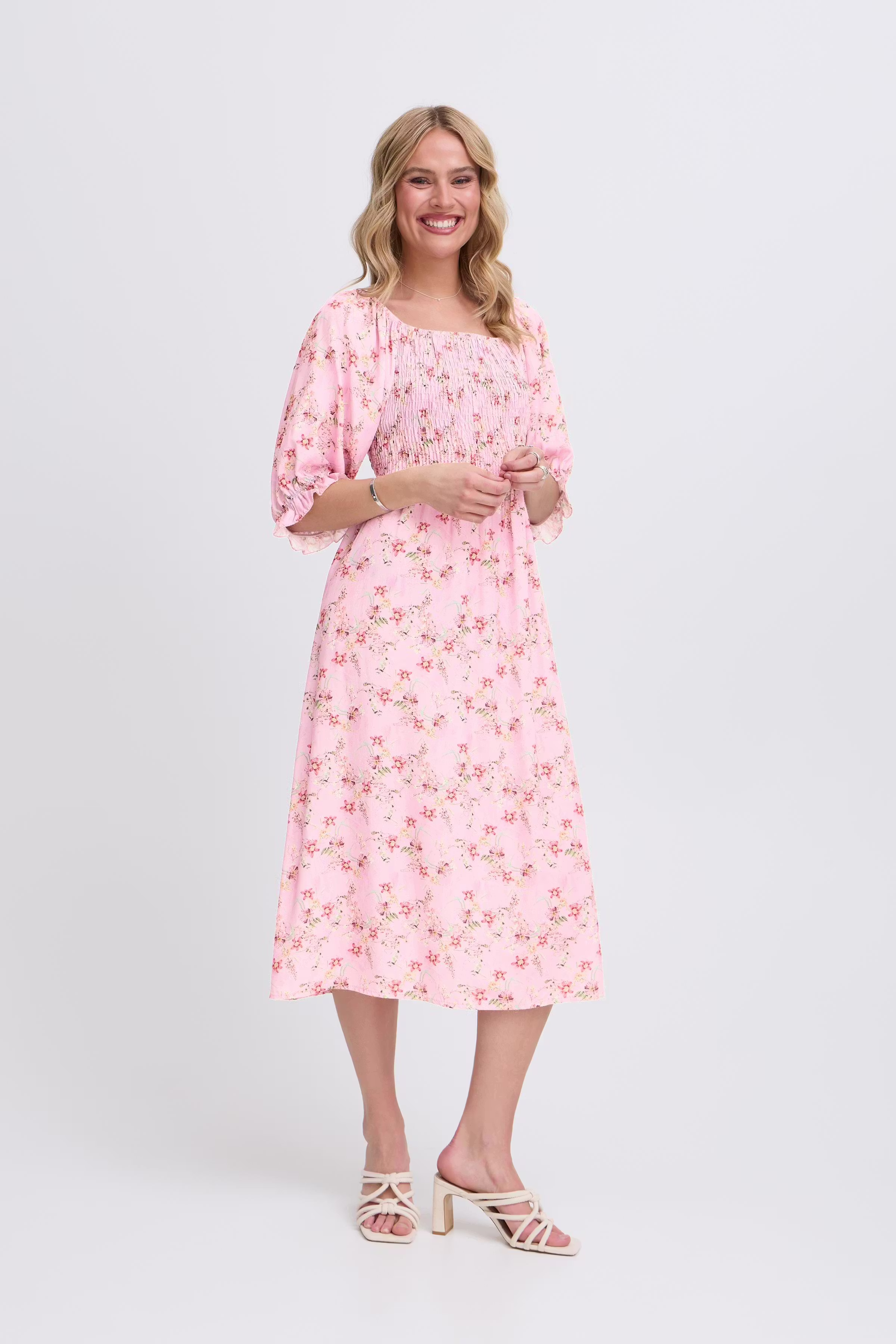 SBGISLA Kjole LOOKBOOK FRONT 22101030-142305