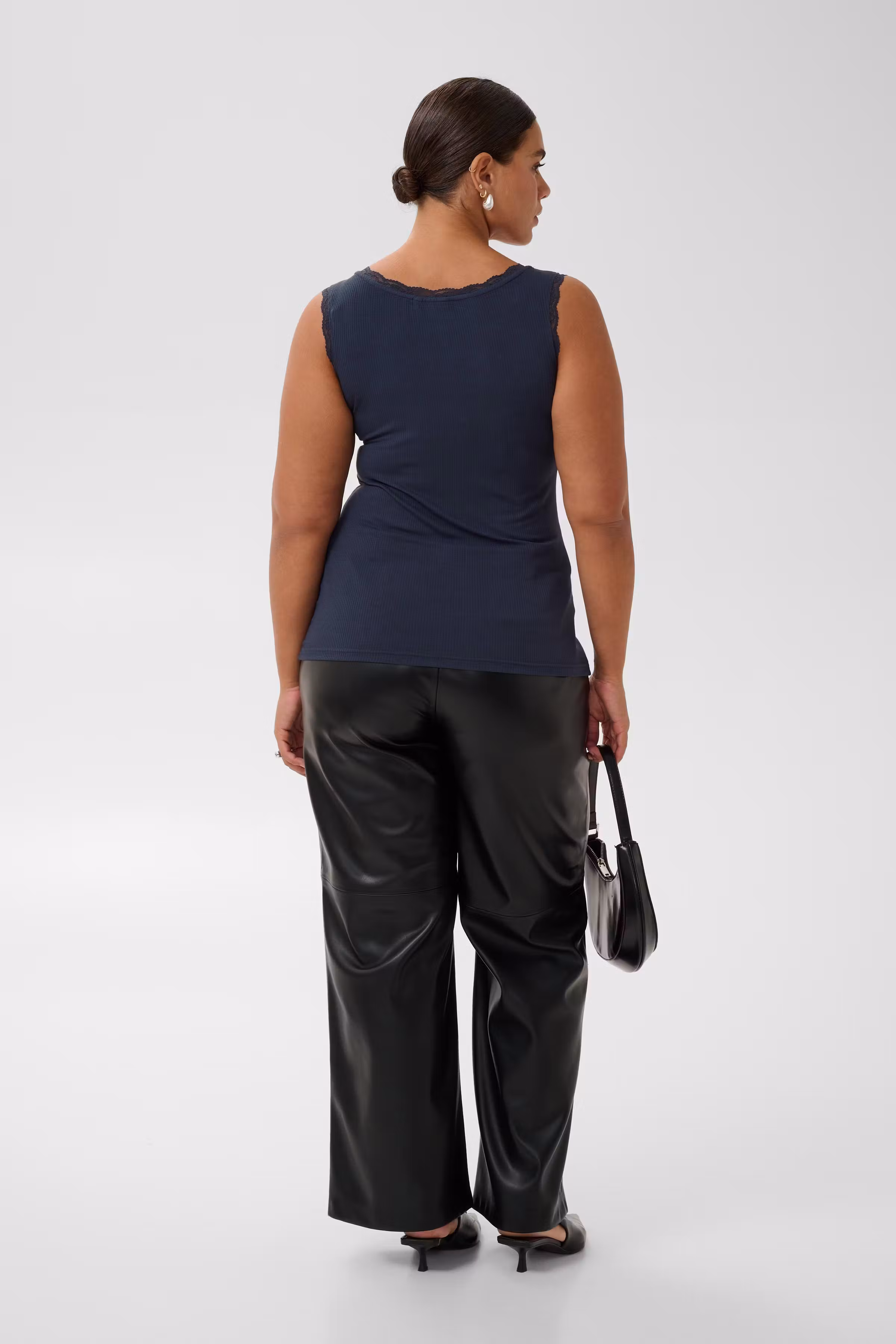KComia Top LOOKBOOK BACK 10583468-193927