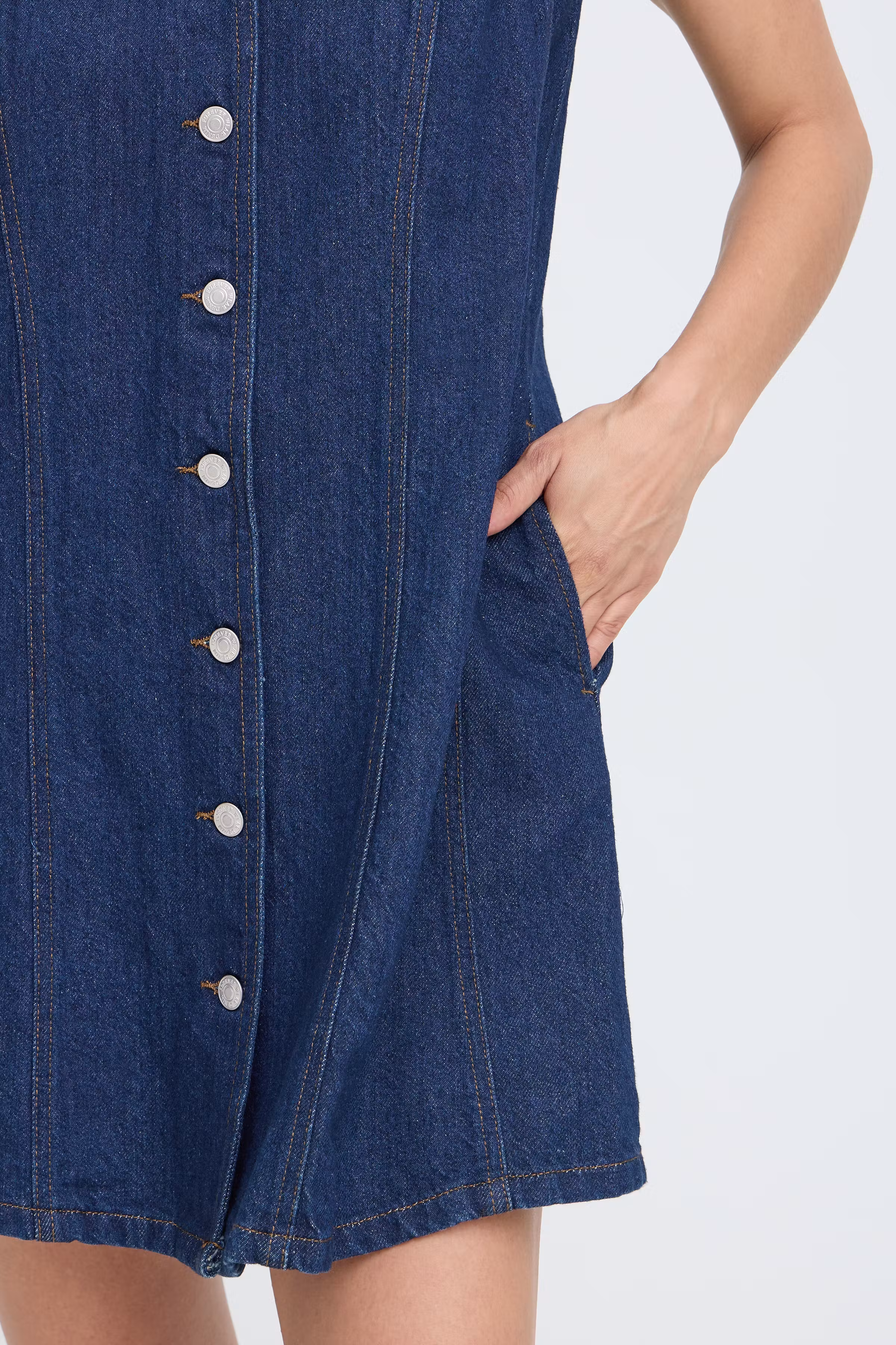BYLEONE Jurk LOOKBOOK DETAIL 20819530-200462