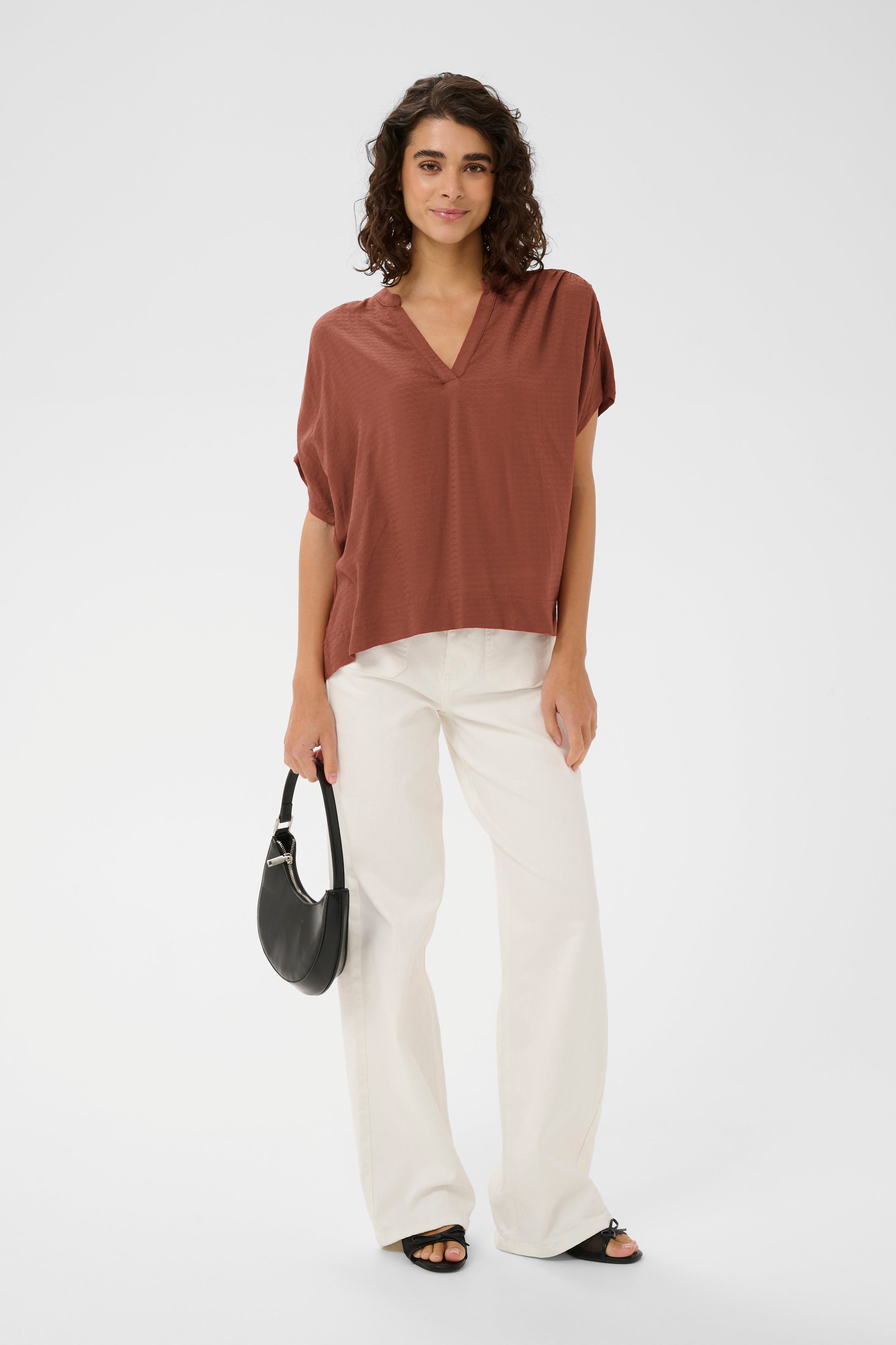 KAgina Bluse LOOKBOOK FRONT 10511593-191334