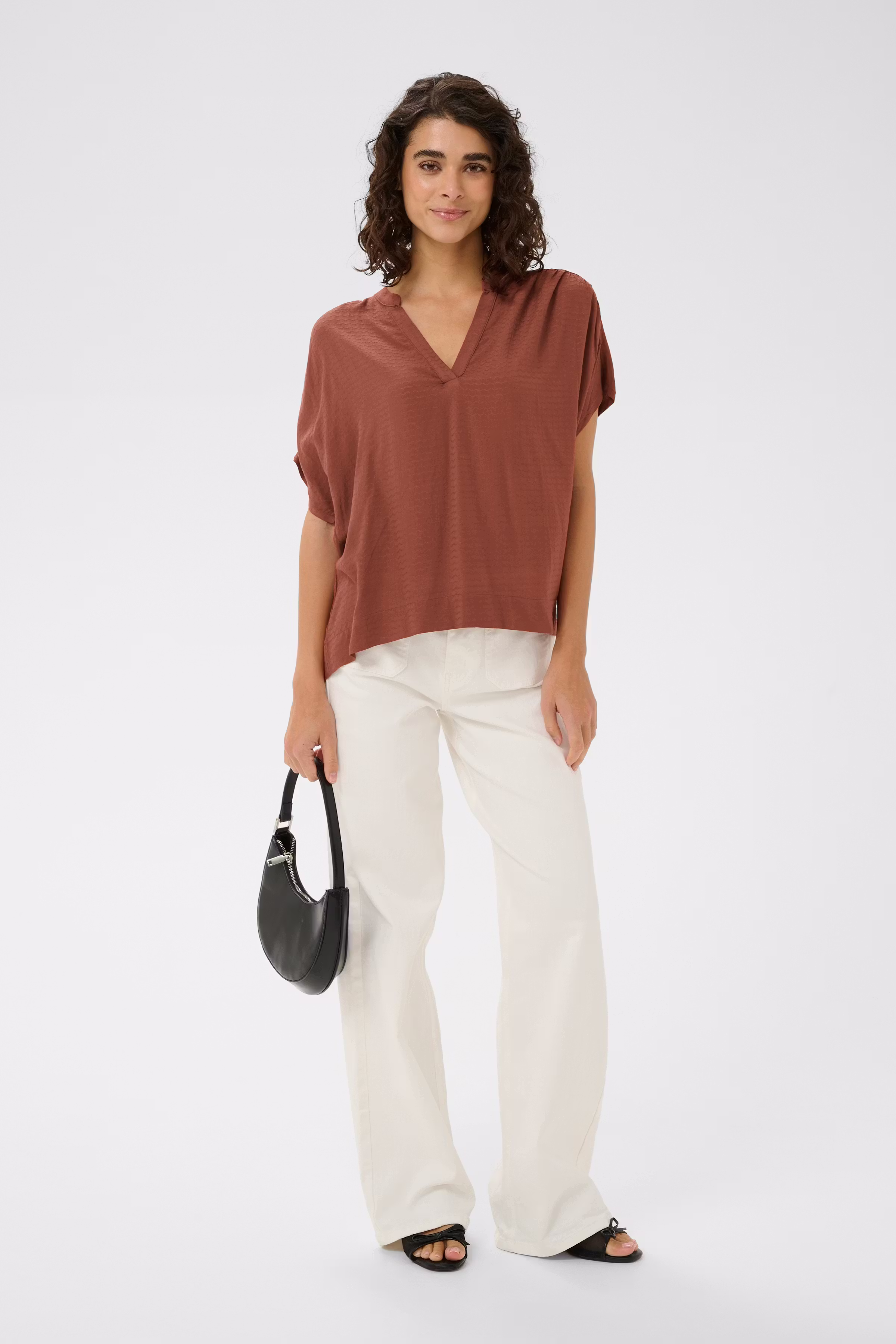 KAgina Bluse LOOKBOOK FRONT 10511593-191334