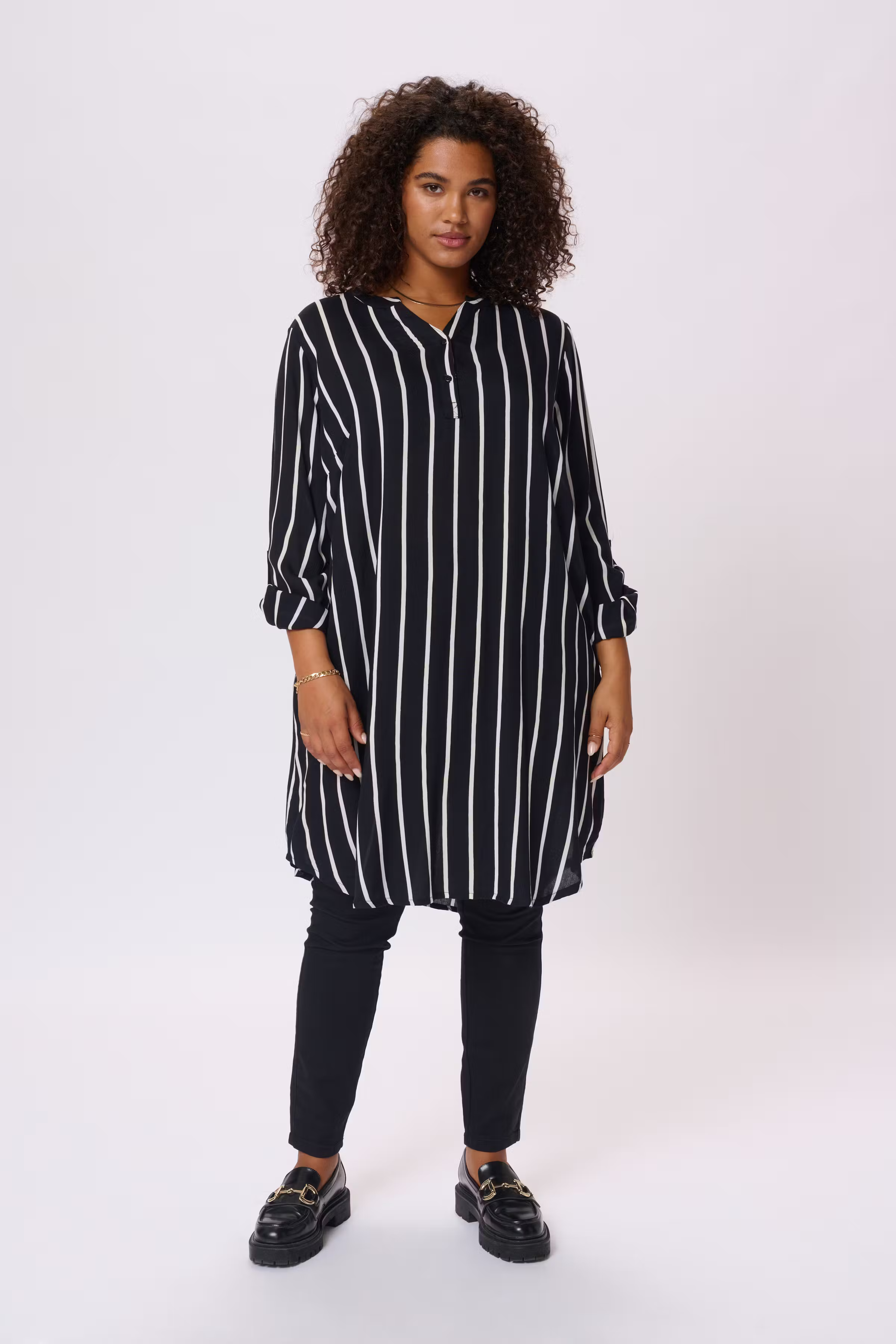 KCmilana Klänning LOOKBOOK FRONT 10580625-100596