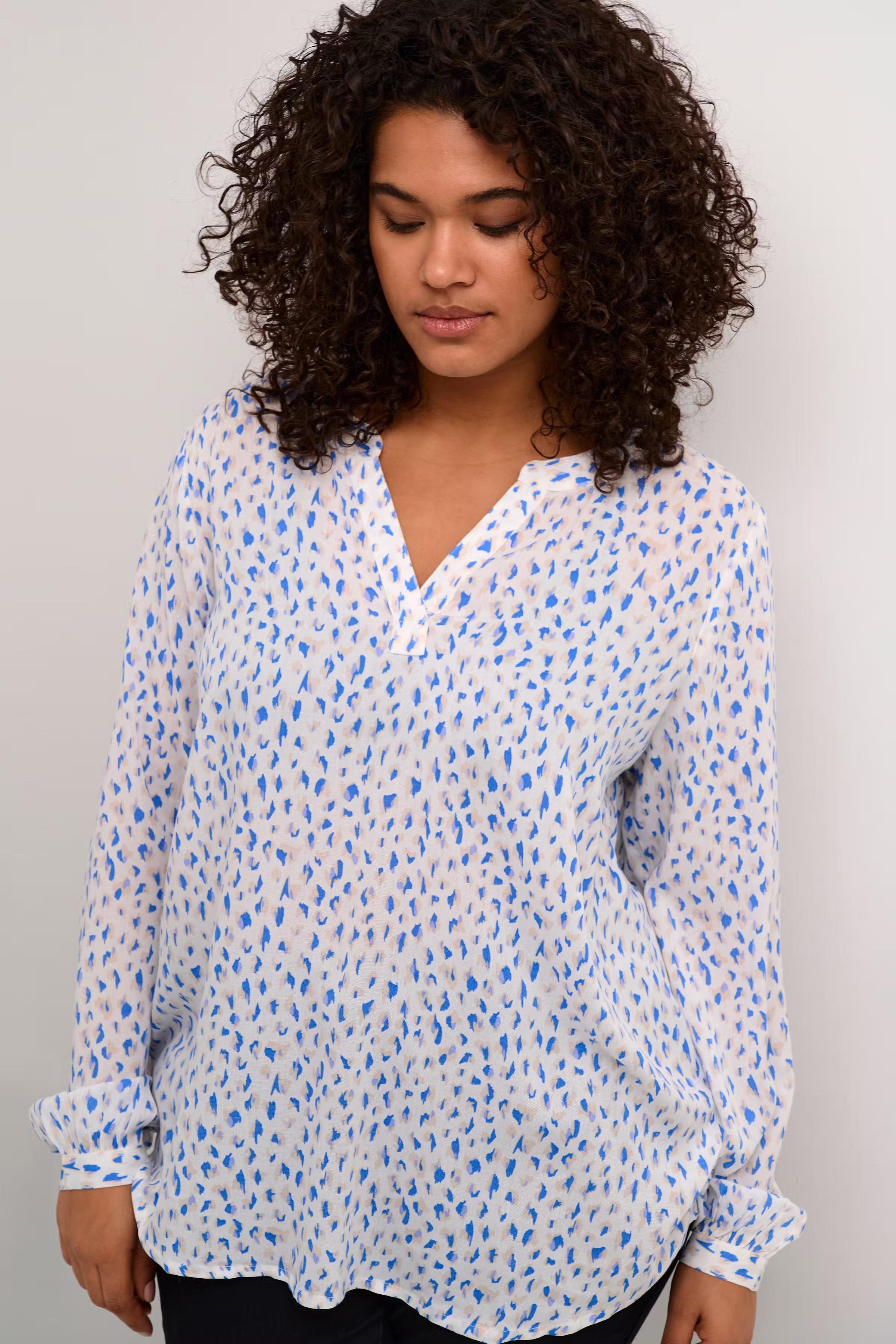 KCjalu Bluse LOOKBOOK DETAIL 10581031-106479