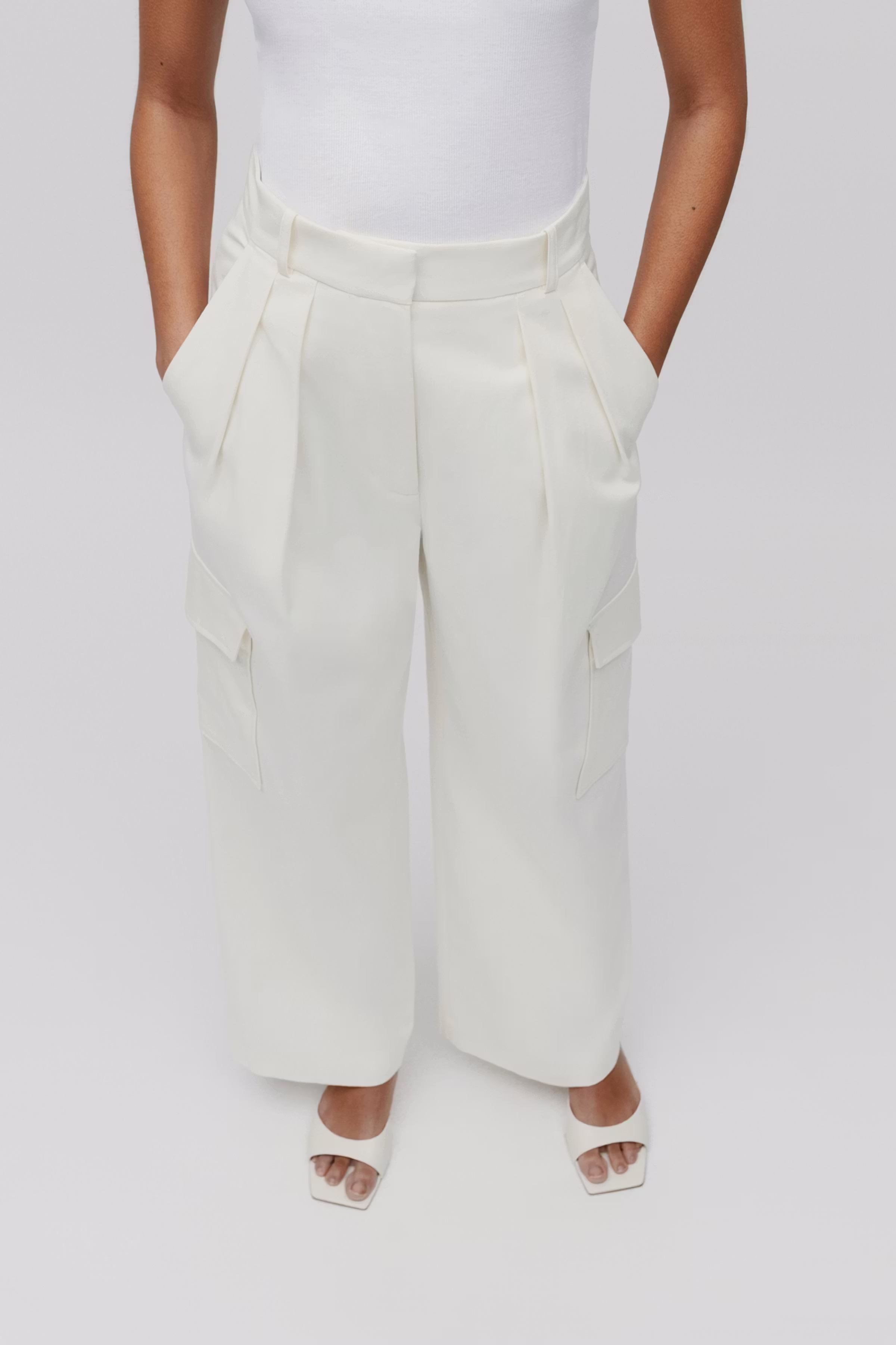 PRESTIGE Trousers LOOKBOOK FRONT 30600518-WH010