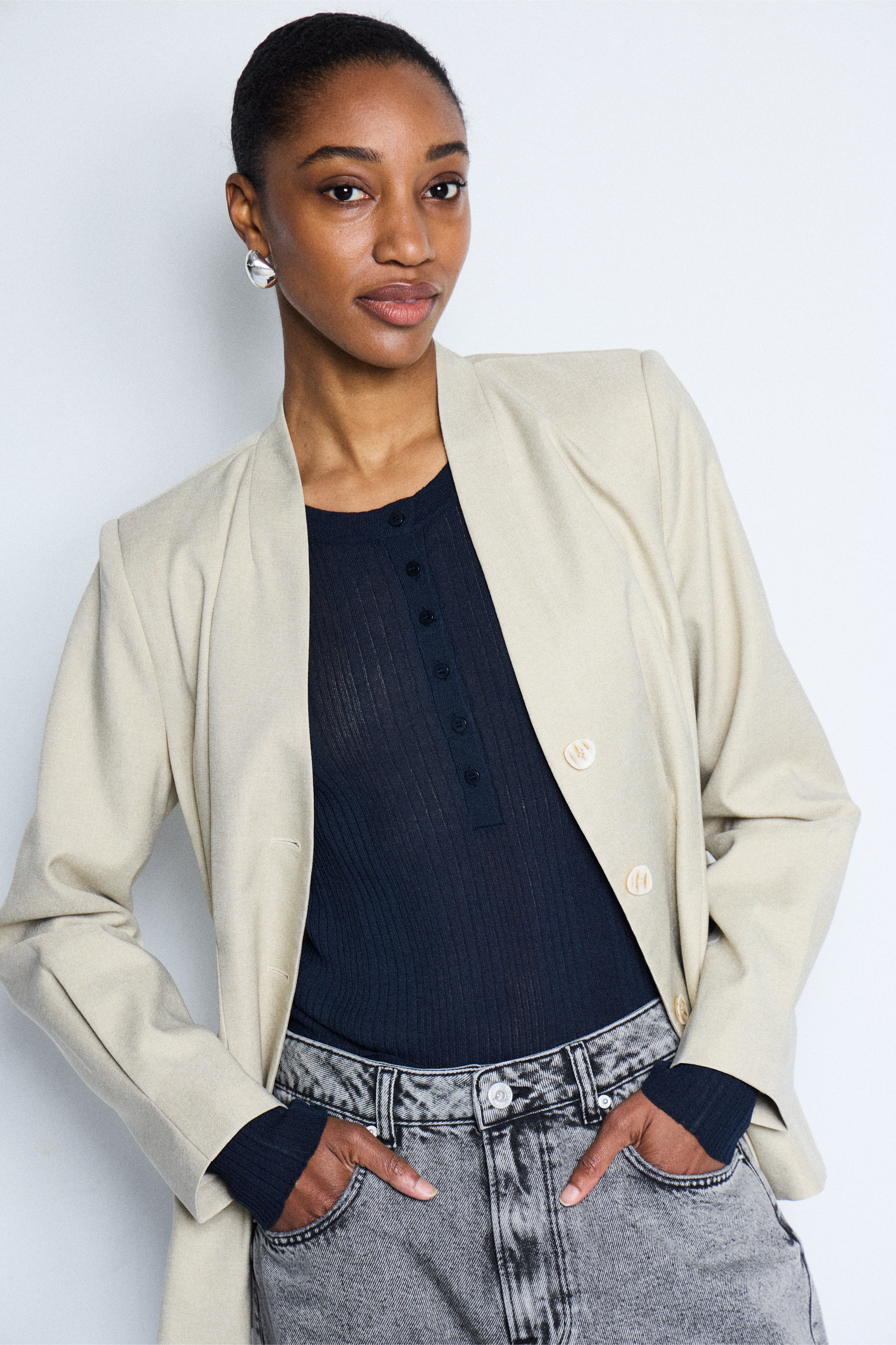 IHGIVANA Blazer LOCATION NONE 20125106-1505131