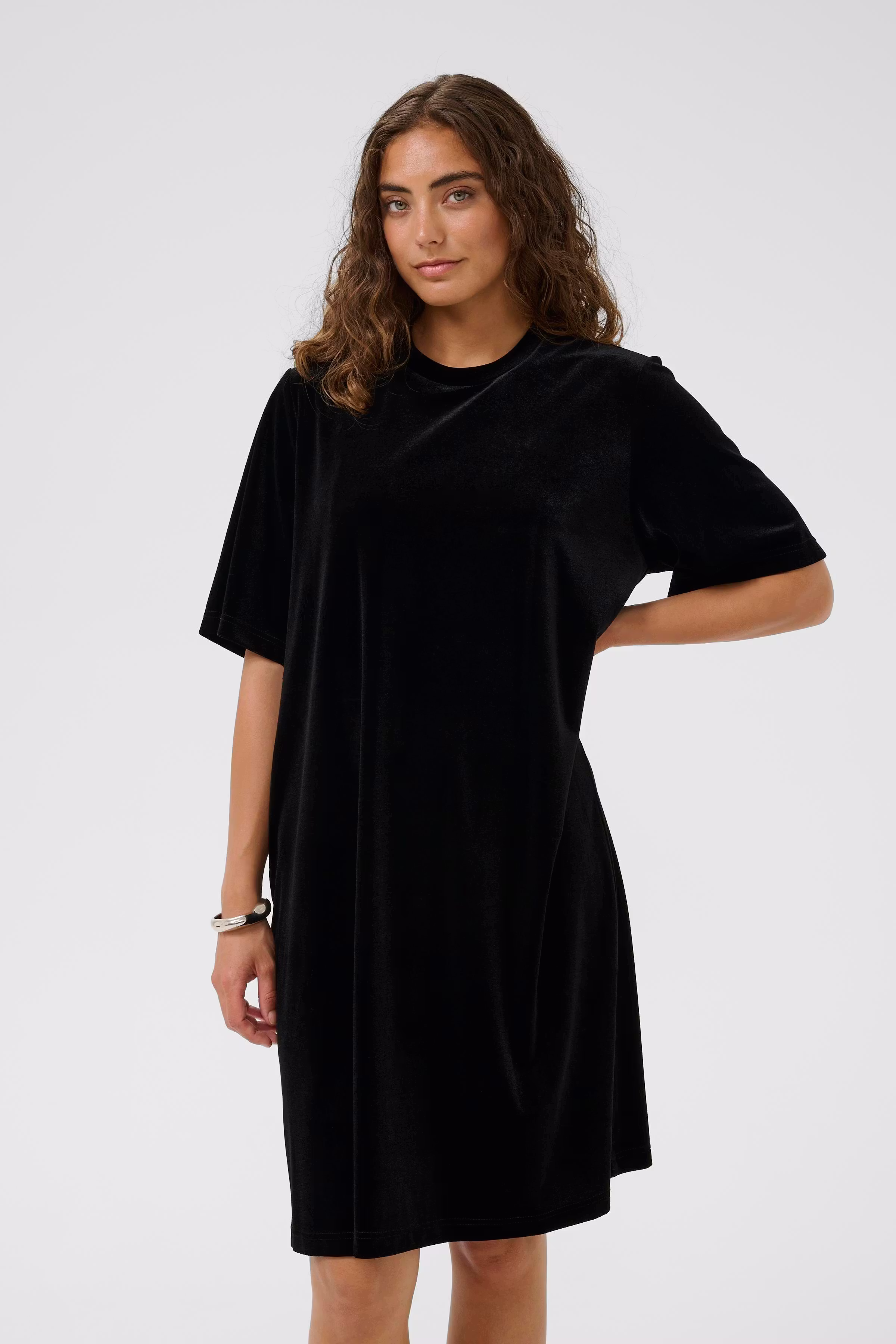 CUzoe velour dress LOOKBOOK FRONT 50112495-500012