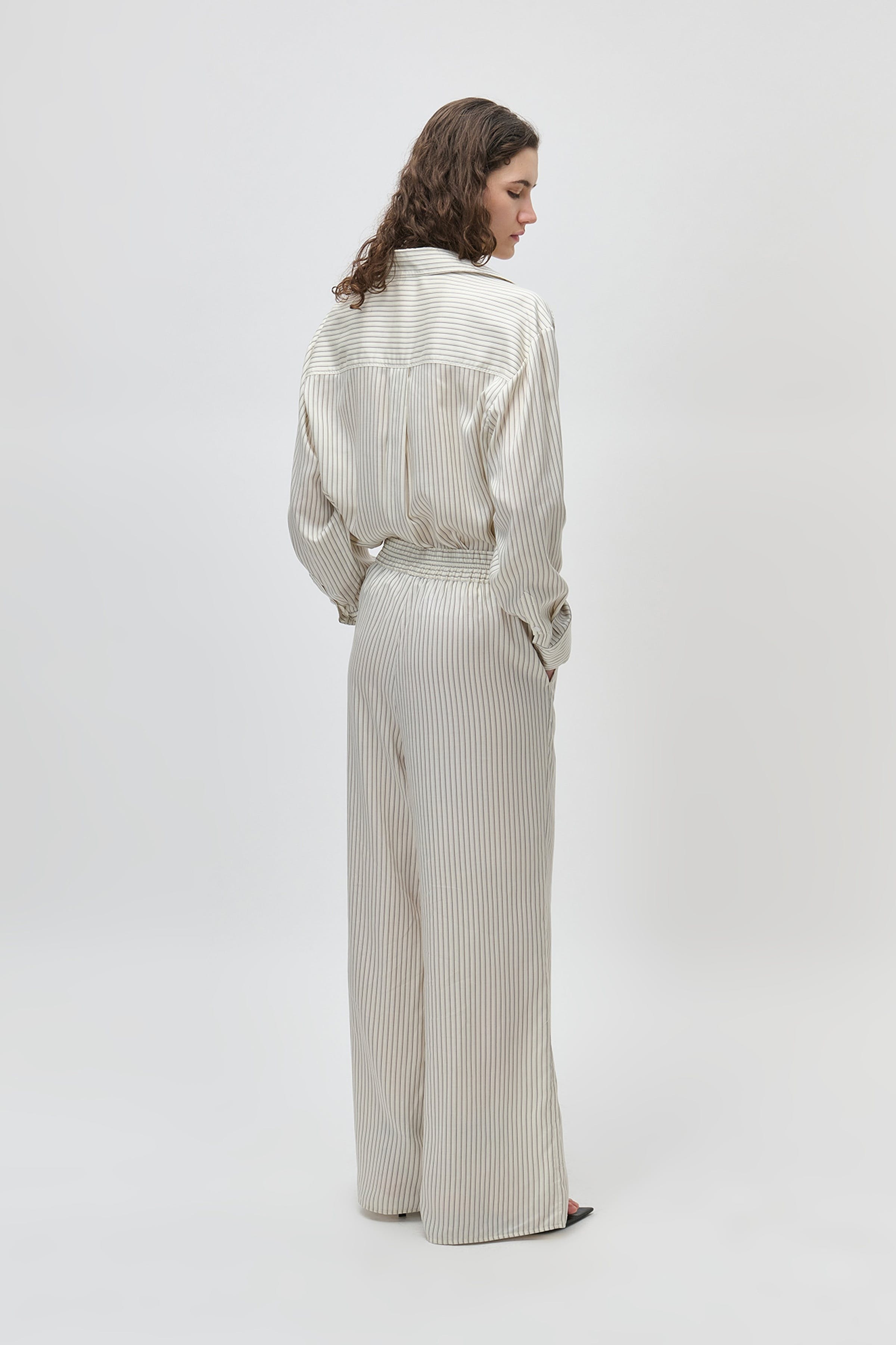 PIA Trousers LOOKBOOK BACK 30600632-MC2167