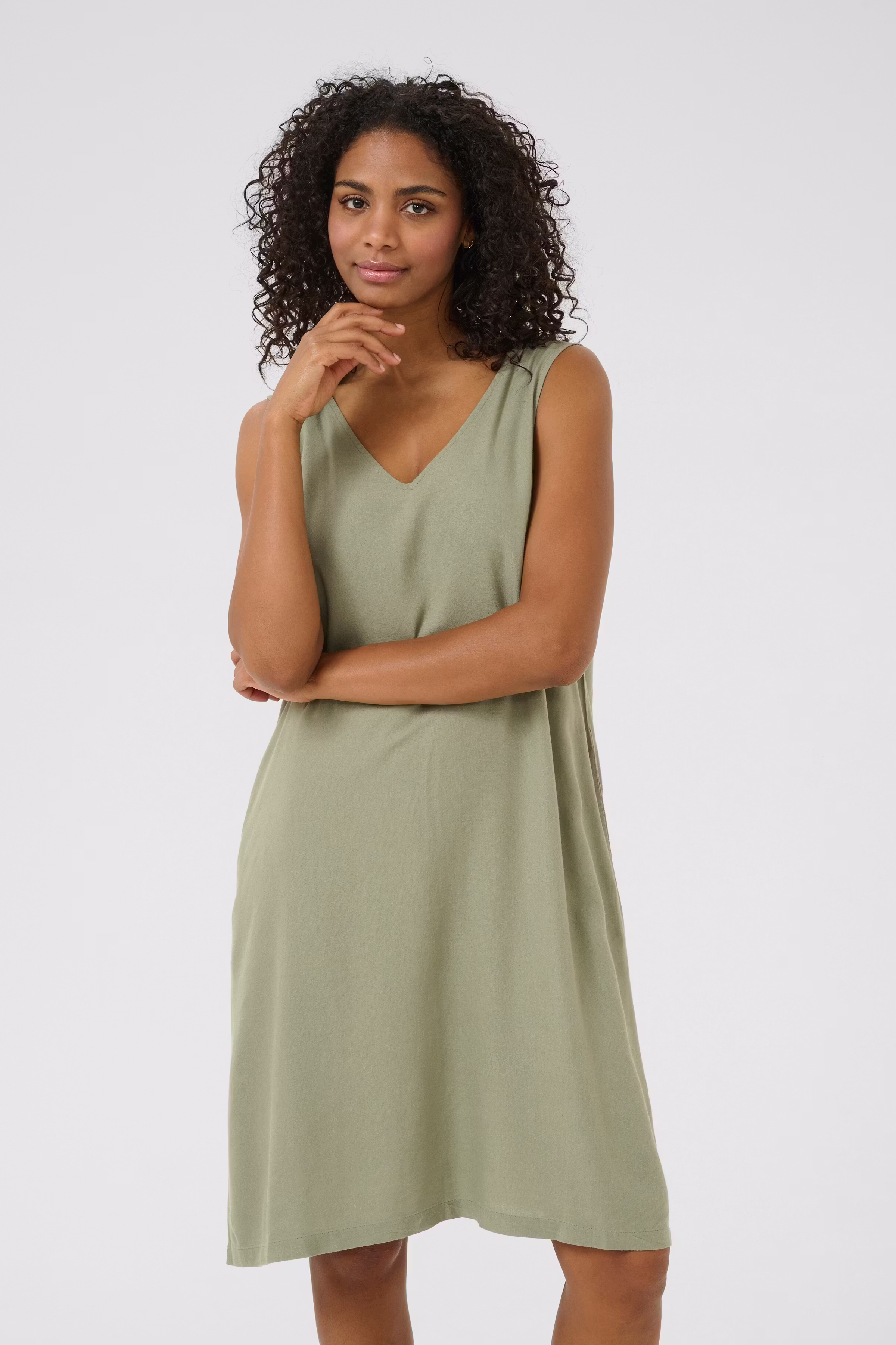 KAmilia Lin Kjole LOOKBOOK FRONT 10509690-170115