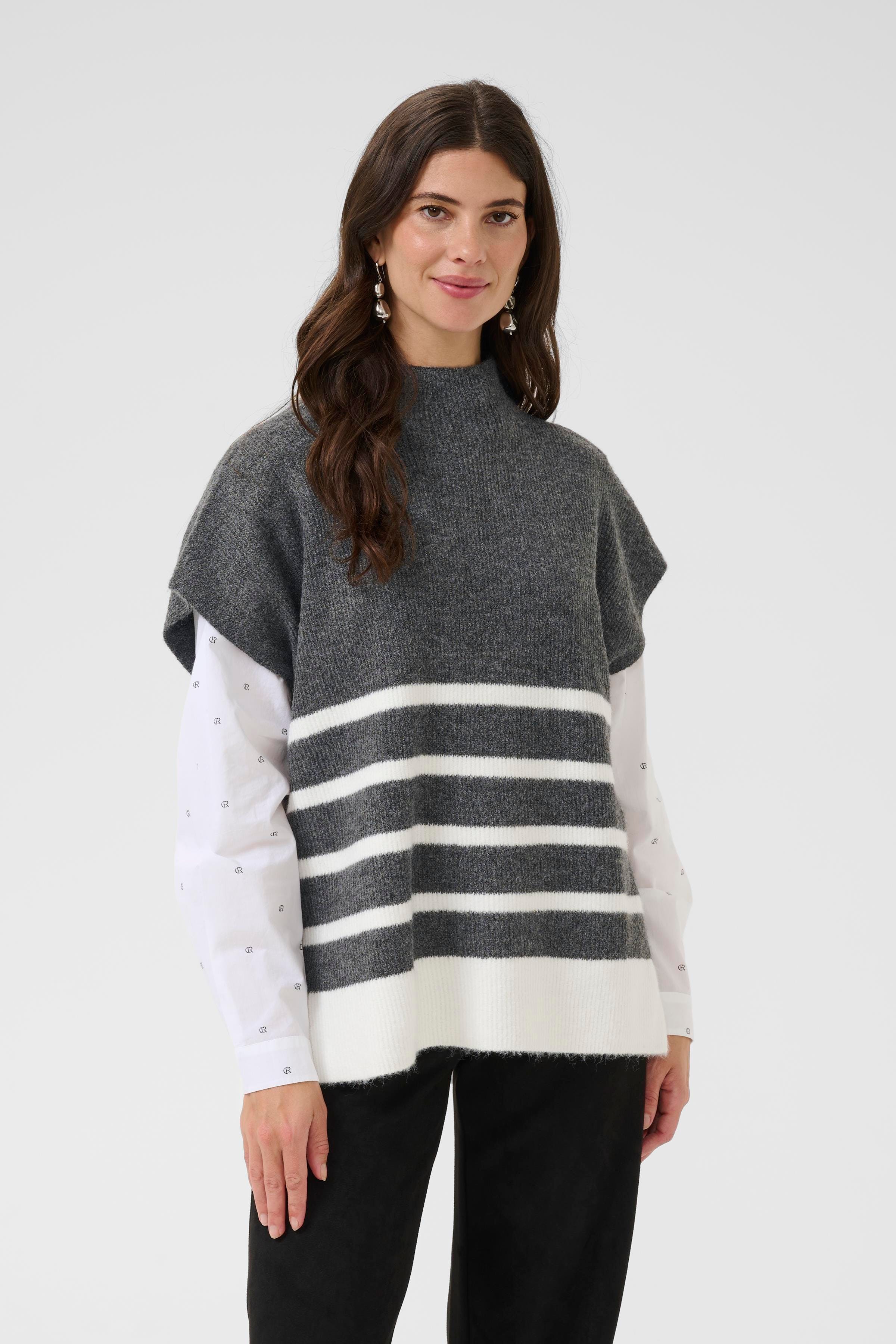 CRStari Strik vest LOOKBOOK FRONT 10613066-108667