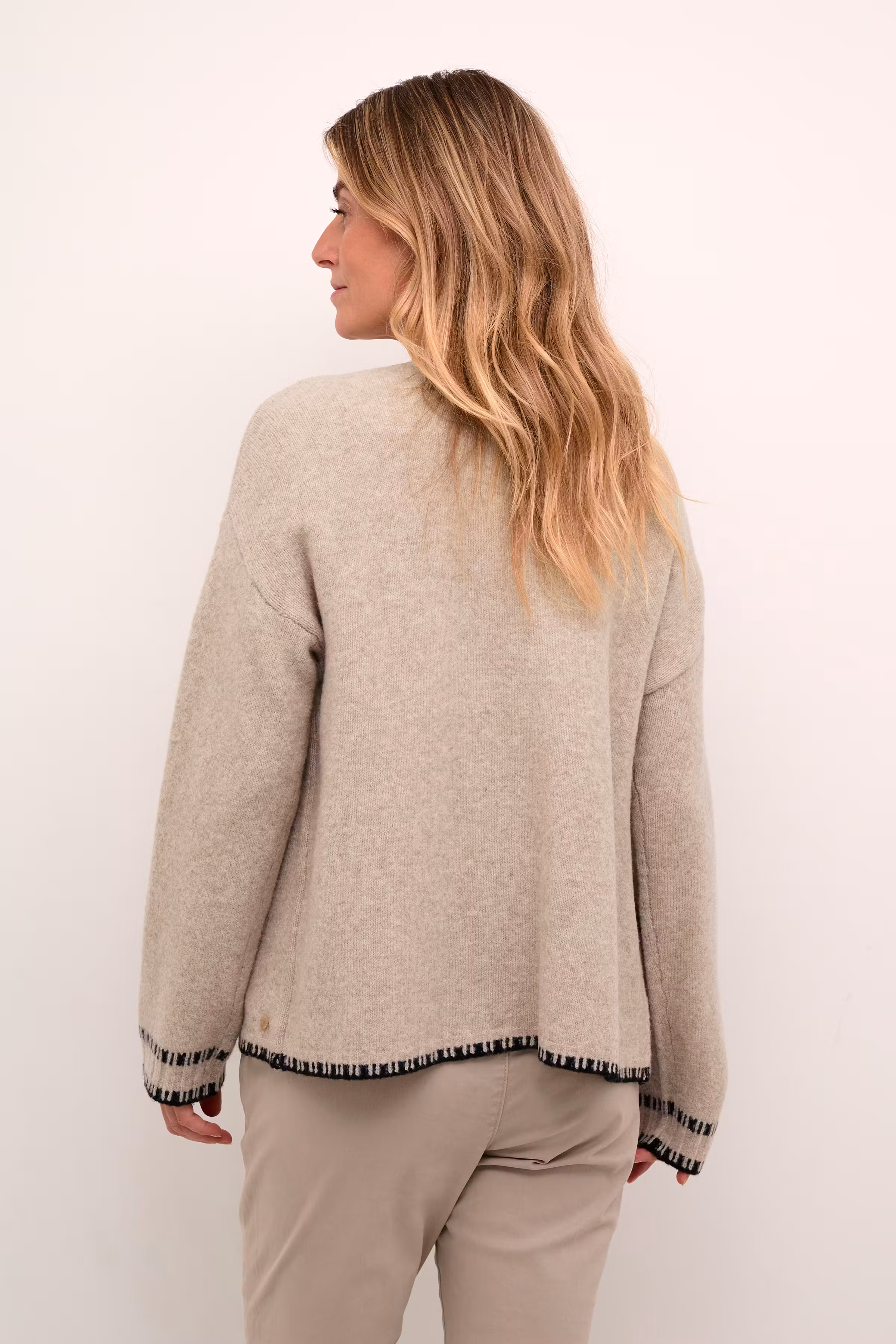 CROnie Cardigan LOOKBOOK BACK 10613136-107473