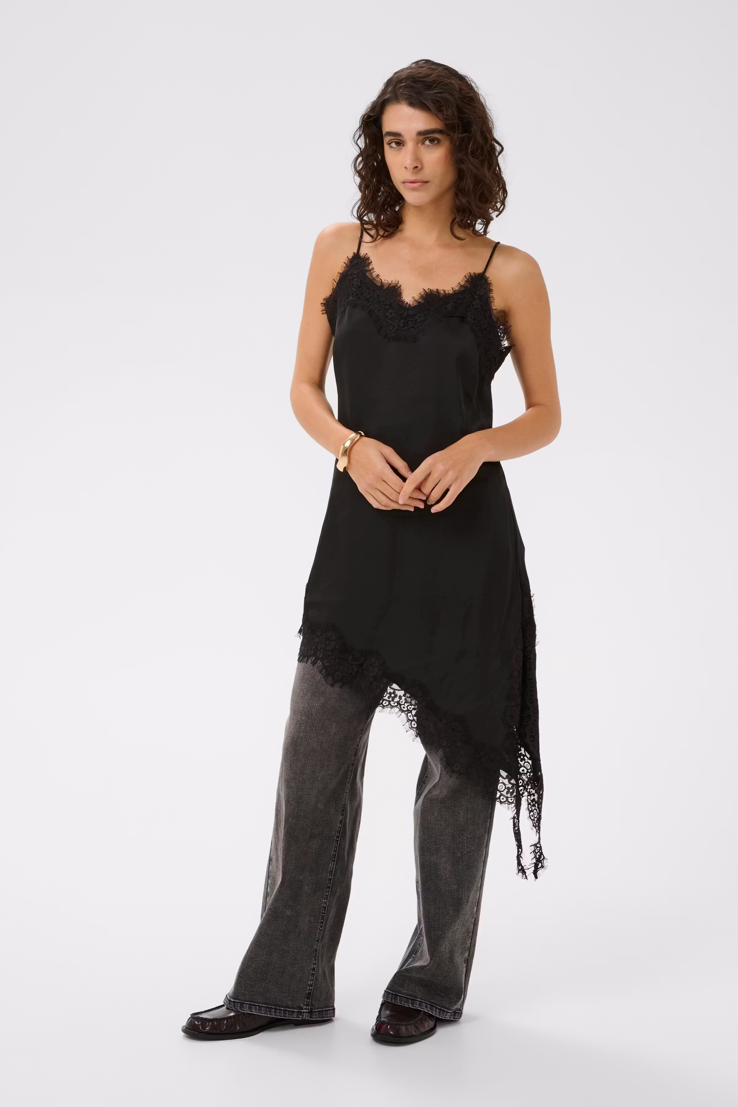 KAthilde Klänning LOOKBOOK FRONT 10512263-106480