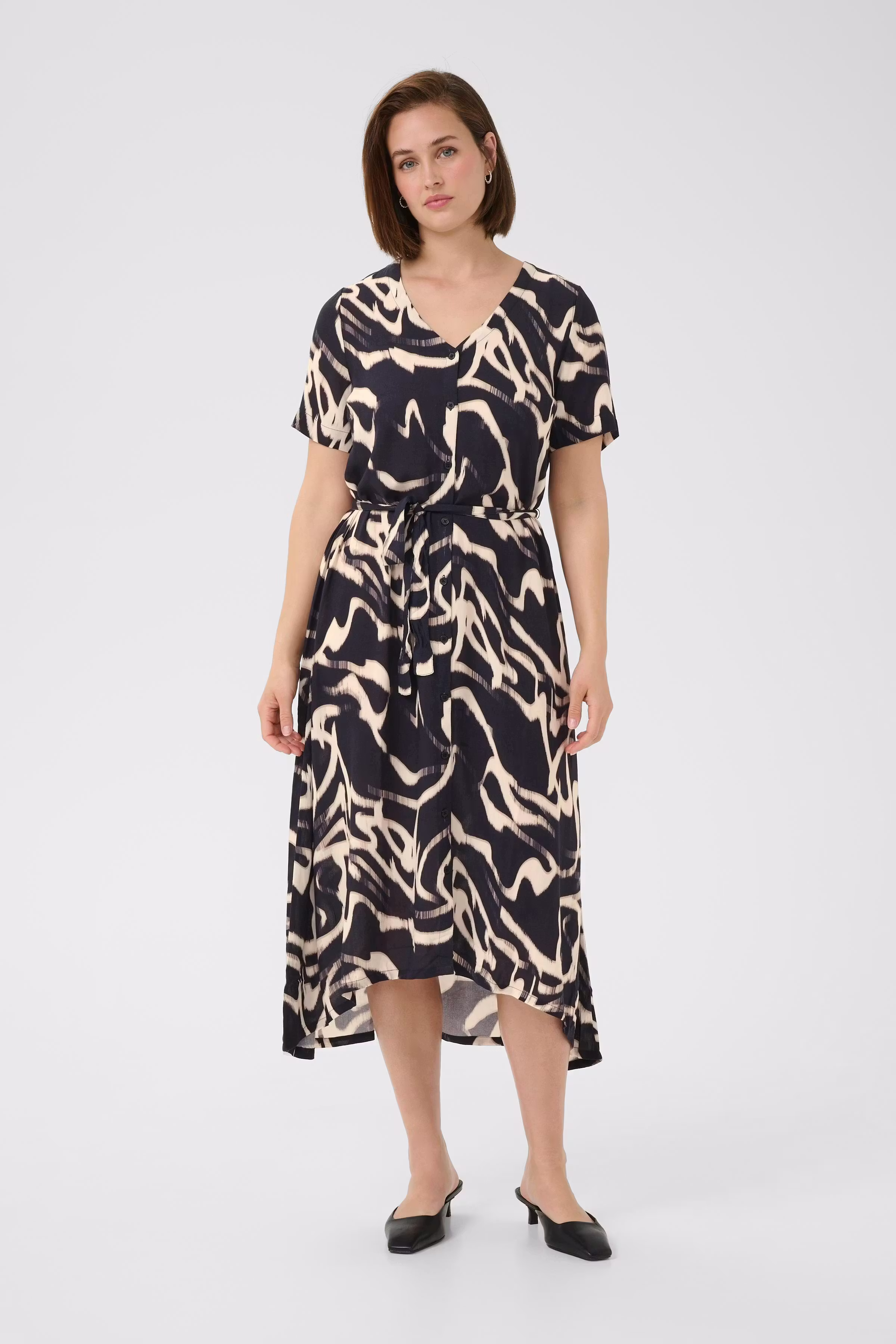 KAbeathe Dress LOOKBOOK FRONT 10508894-107701