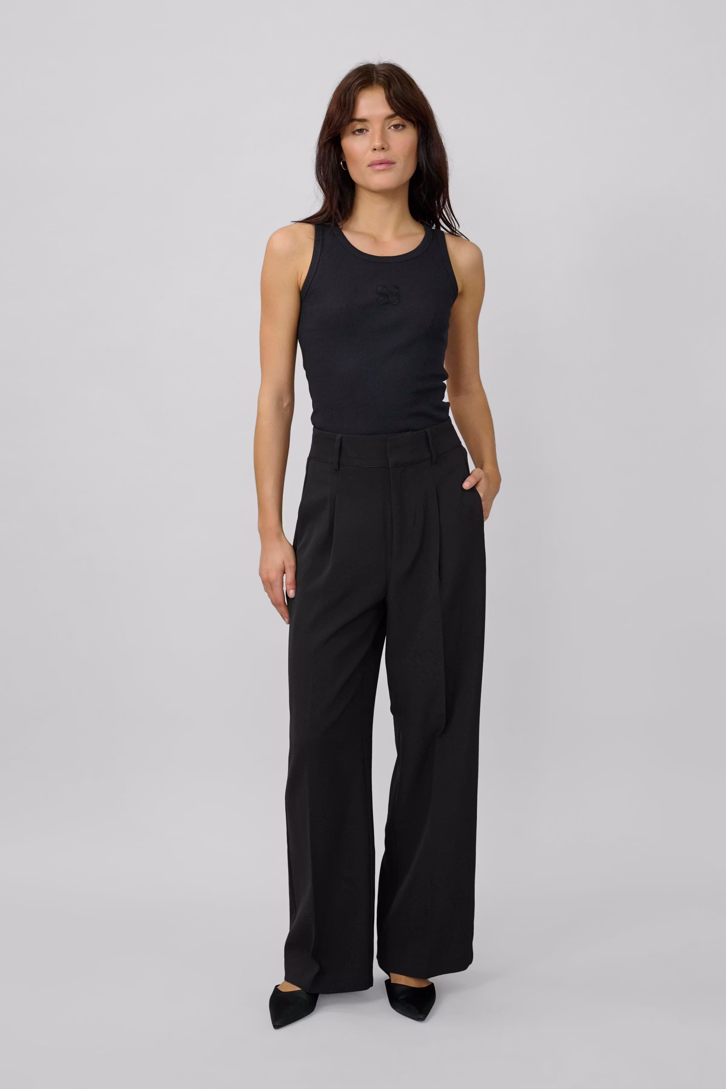 28 THE TAILORED HIGH PANT LOOKBOOK FRONT 10703971-100031