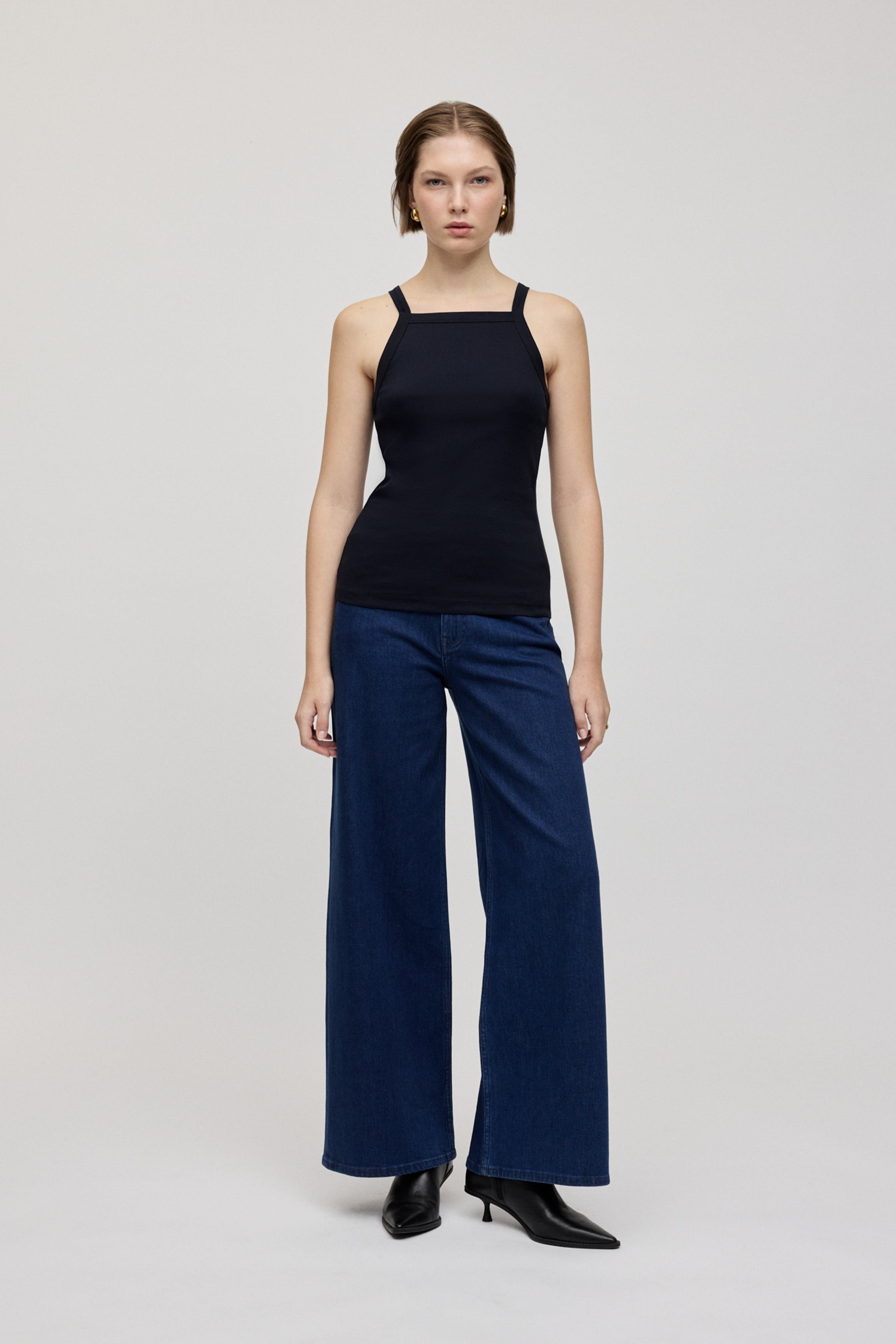 KLARA TOP LOOKBOOK FRONT 30600548-BL900