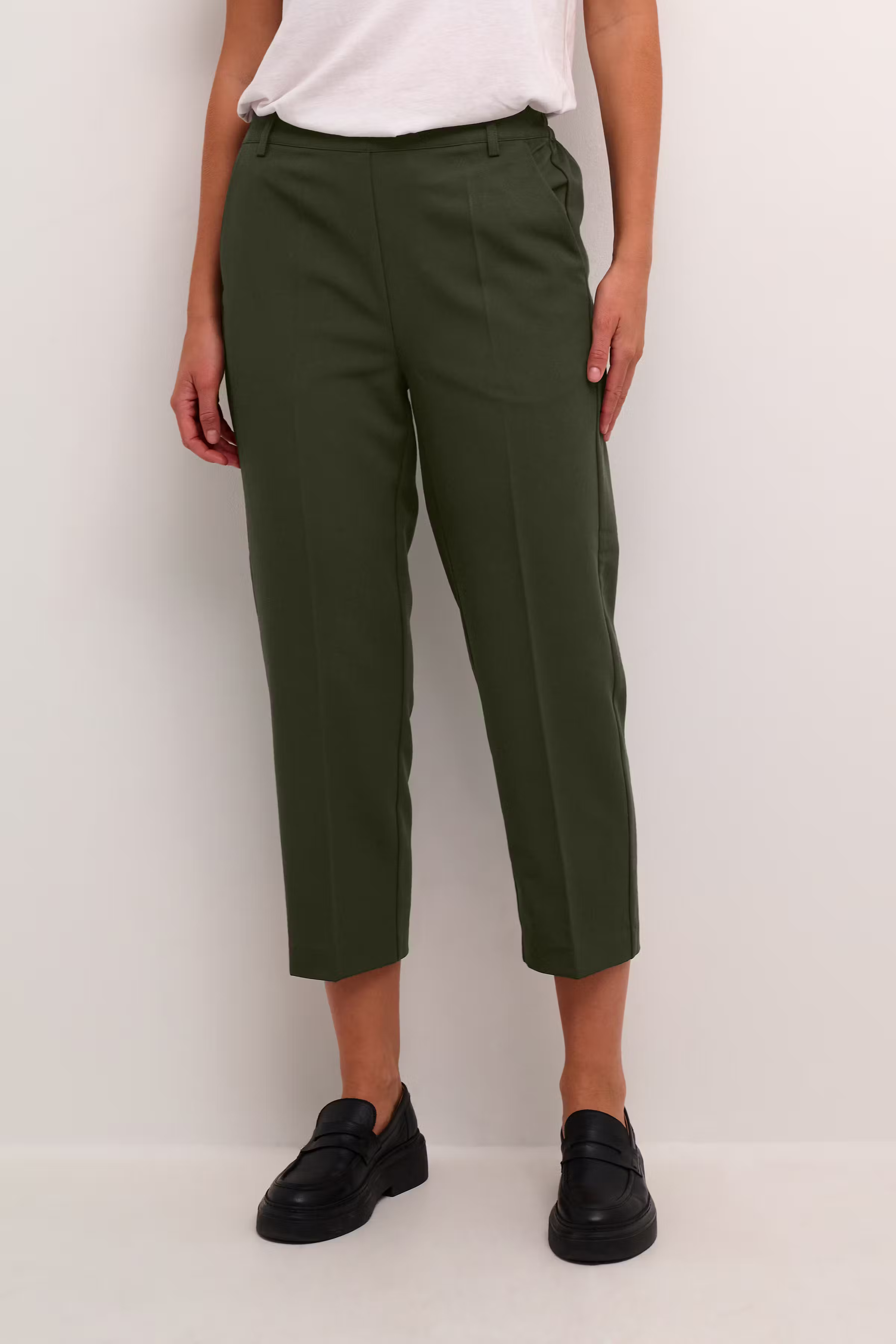 KAsakura Cropped Byxor LOOKBOOK FRONT 10506127-190414