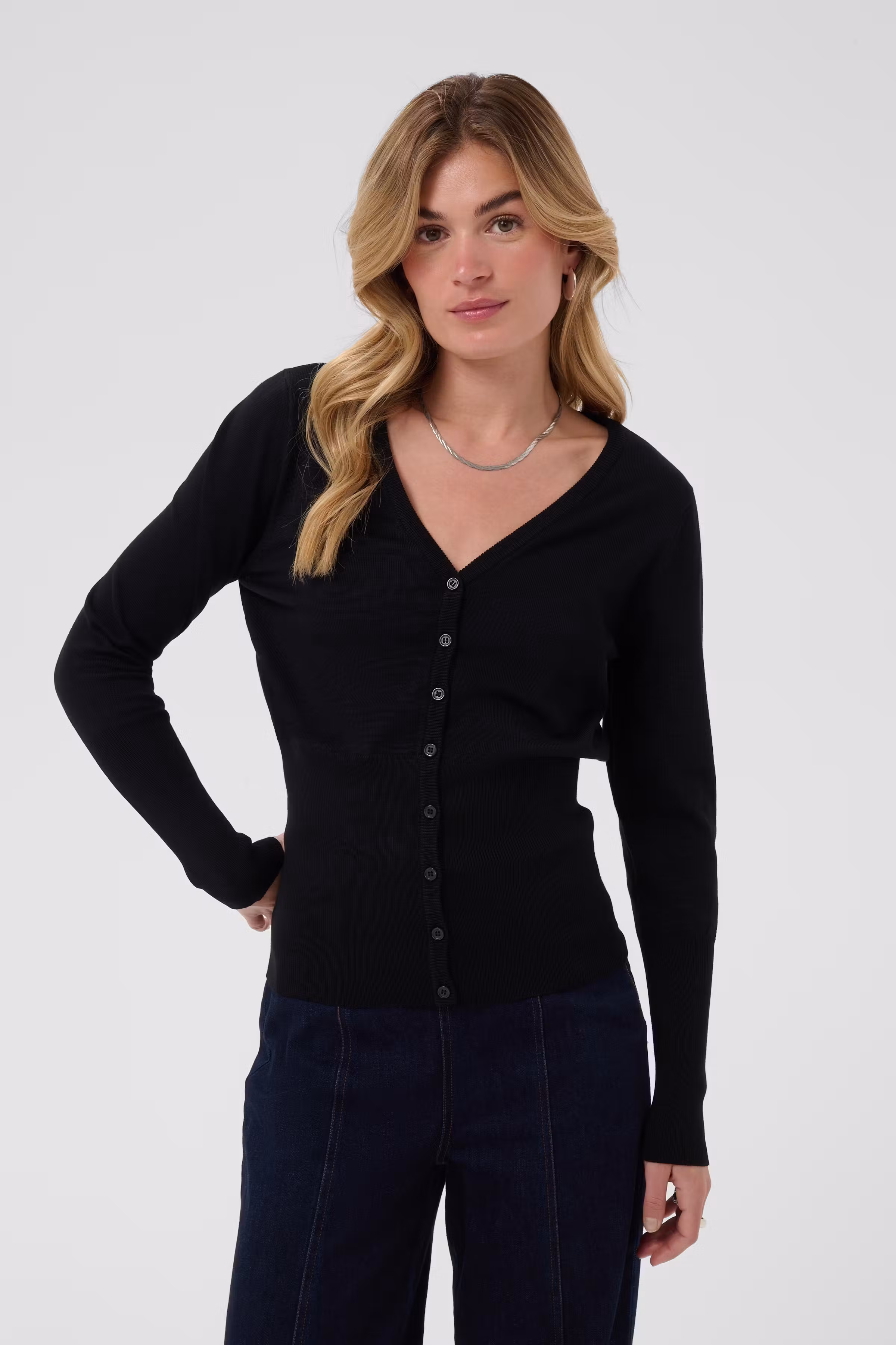 MilaSZ Cardigan LOOKBOOK FRONT 30515401-193911