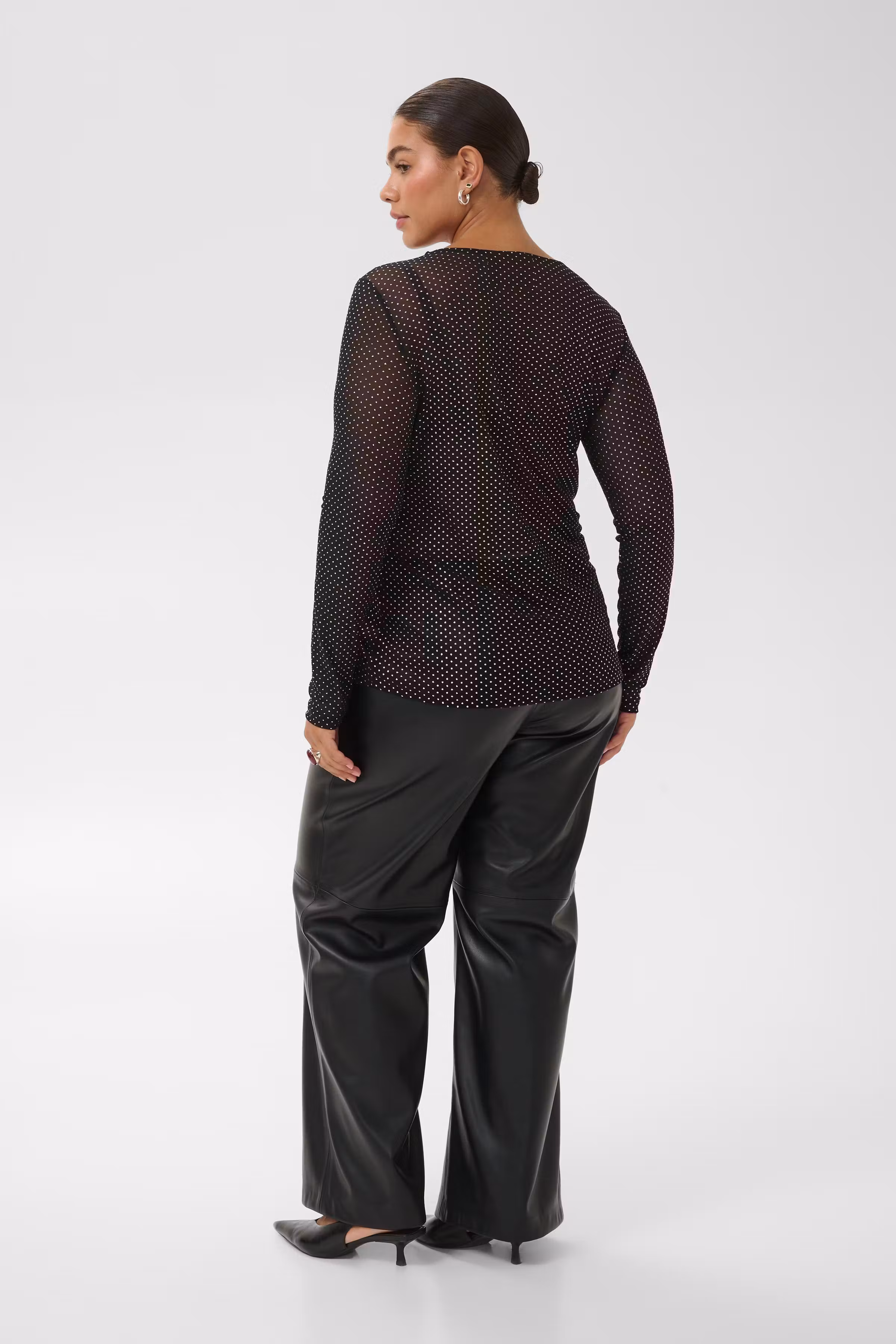 KCmira T-shirt LOOKBOOK BACK 10584559-100121