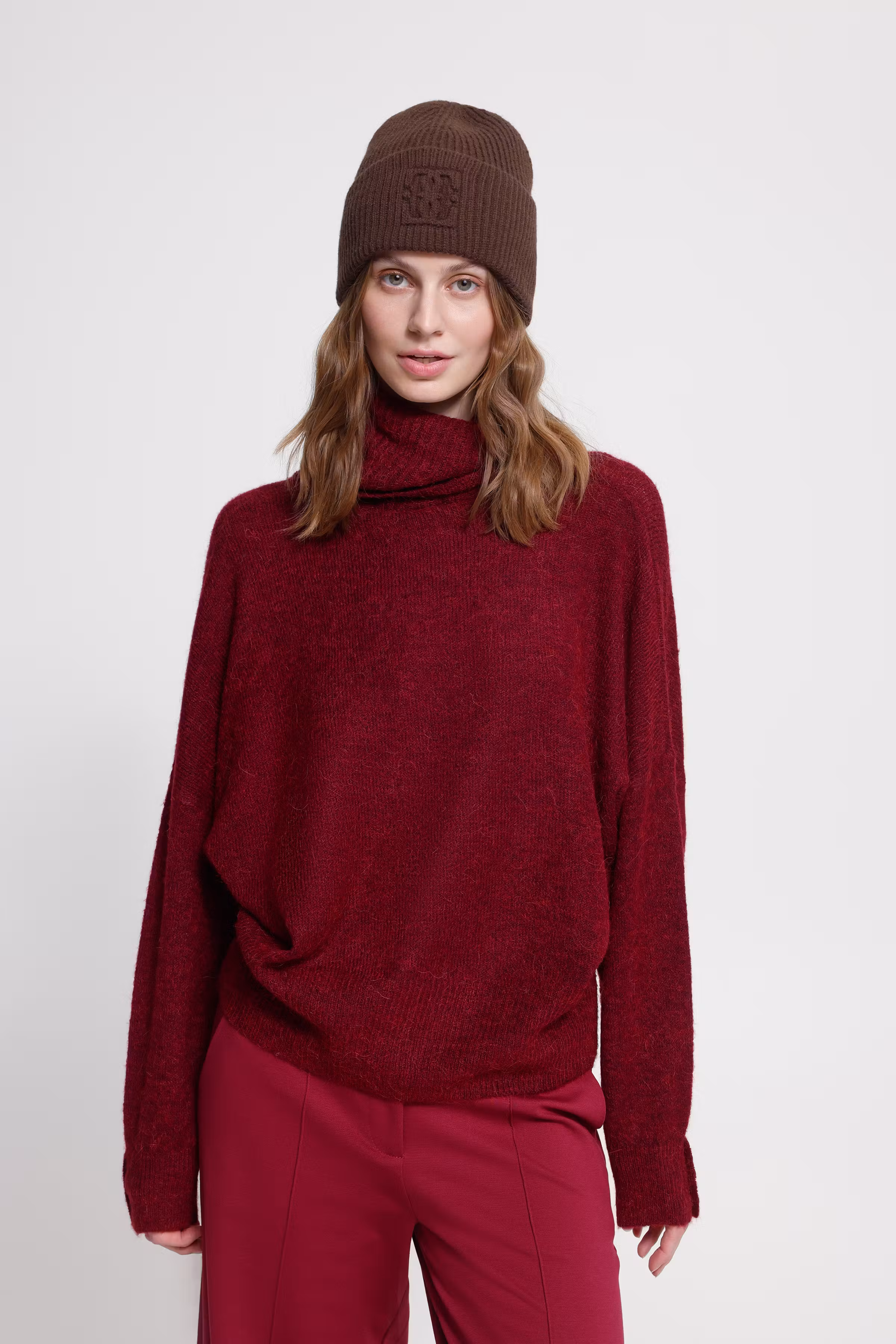 IAGAIA Hut LOOKBOOK FRONT 20126542-191419