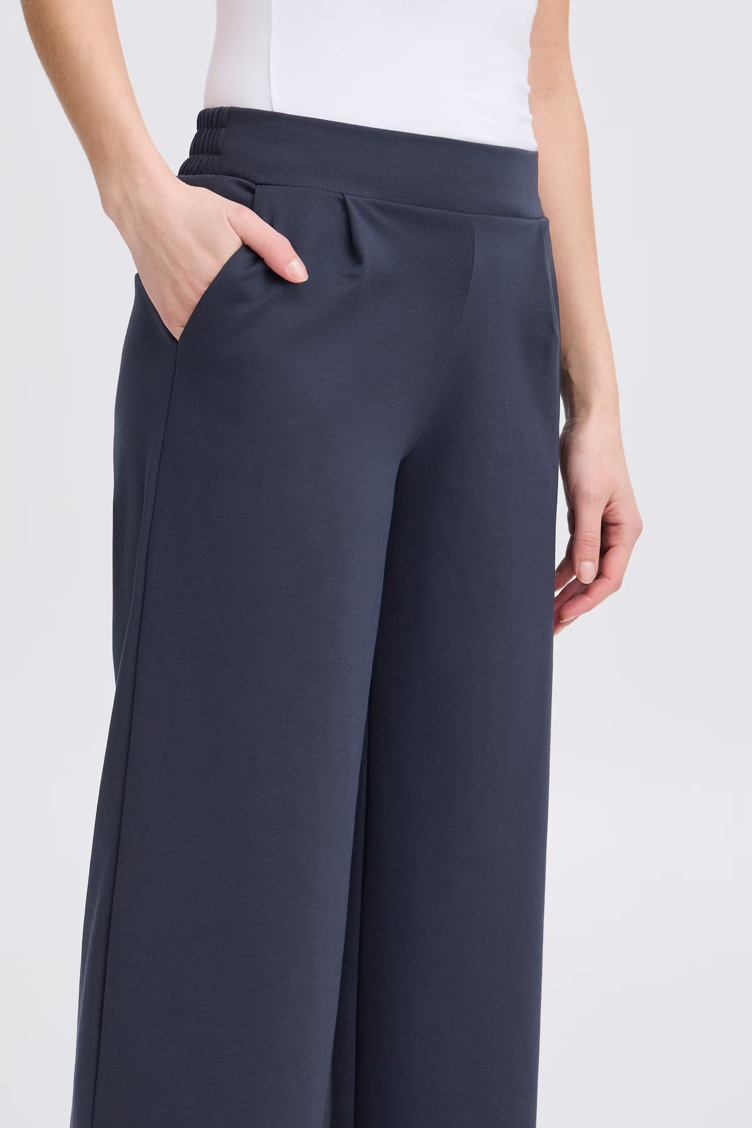 IHKATE WIDE Trousers LOOKBOOK DETAIL 20116301-194010
