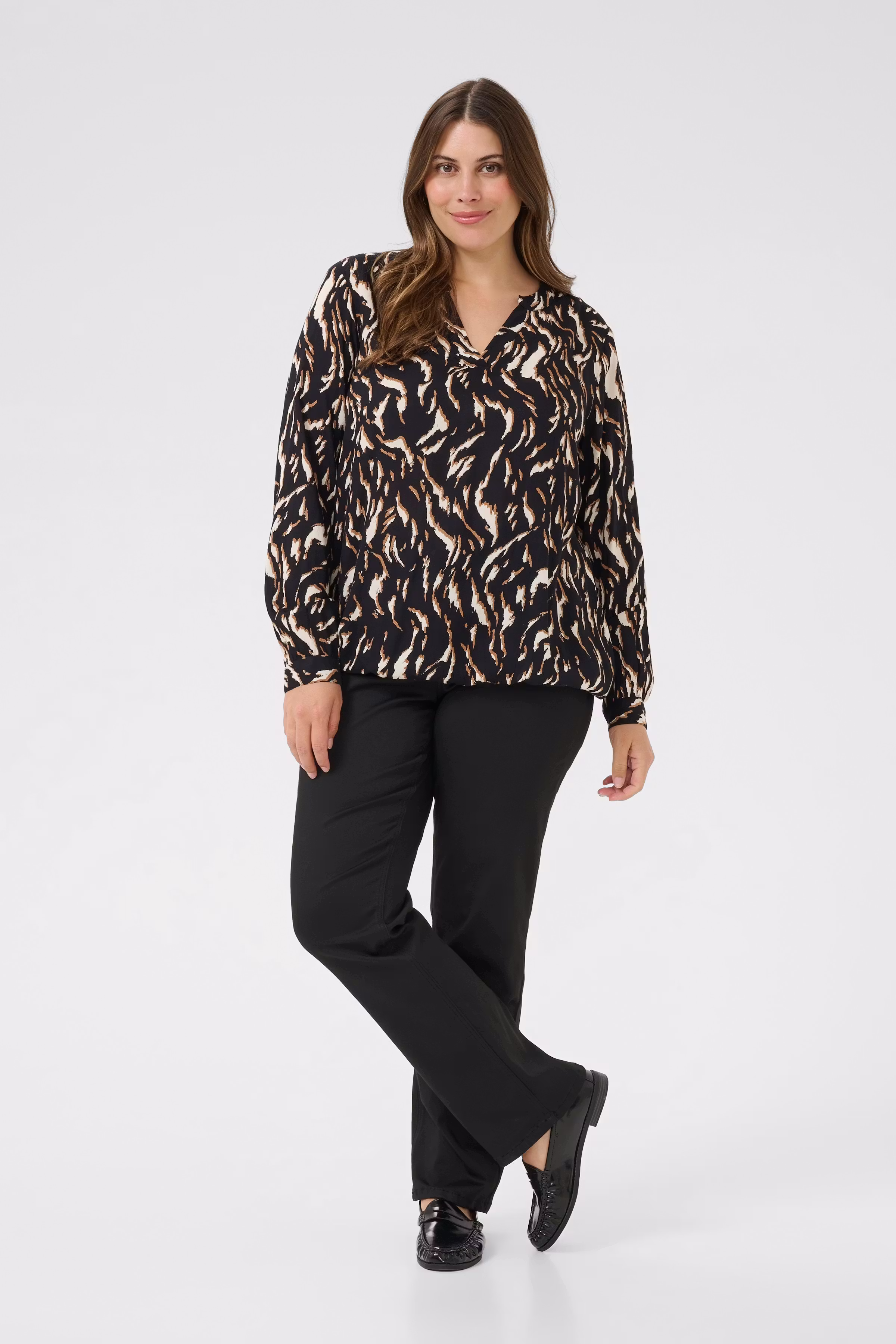 KCdiana Blouse LOOKBOOK FRONT 10581815-108271