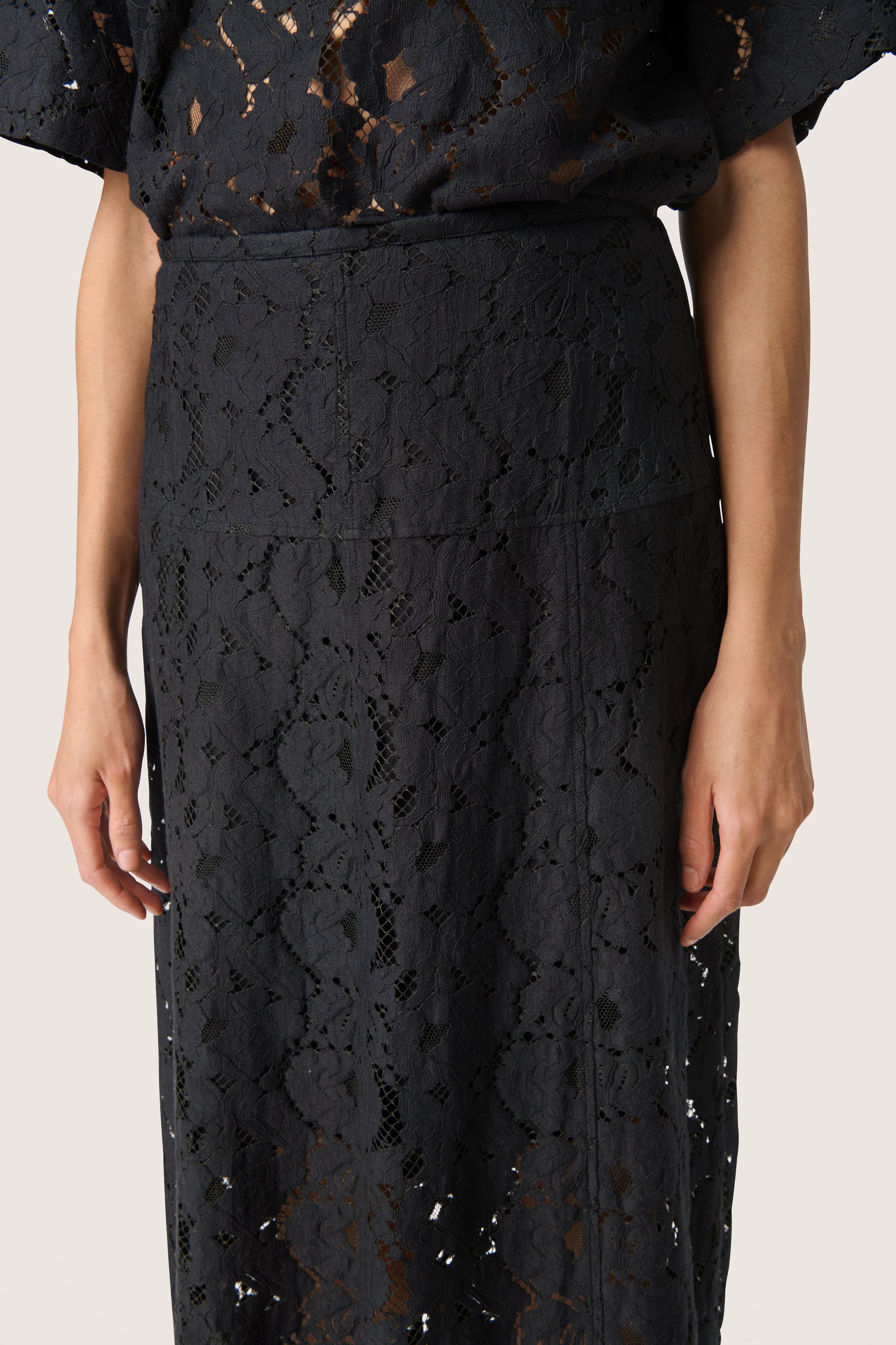 SLTaya Skirt LOOKBOOK DETAIL 30408628-194008