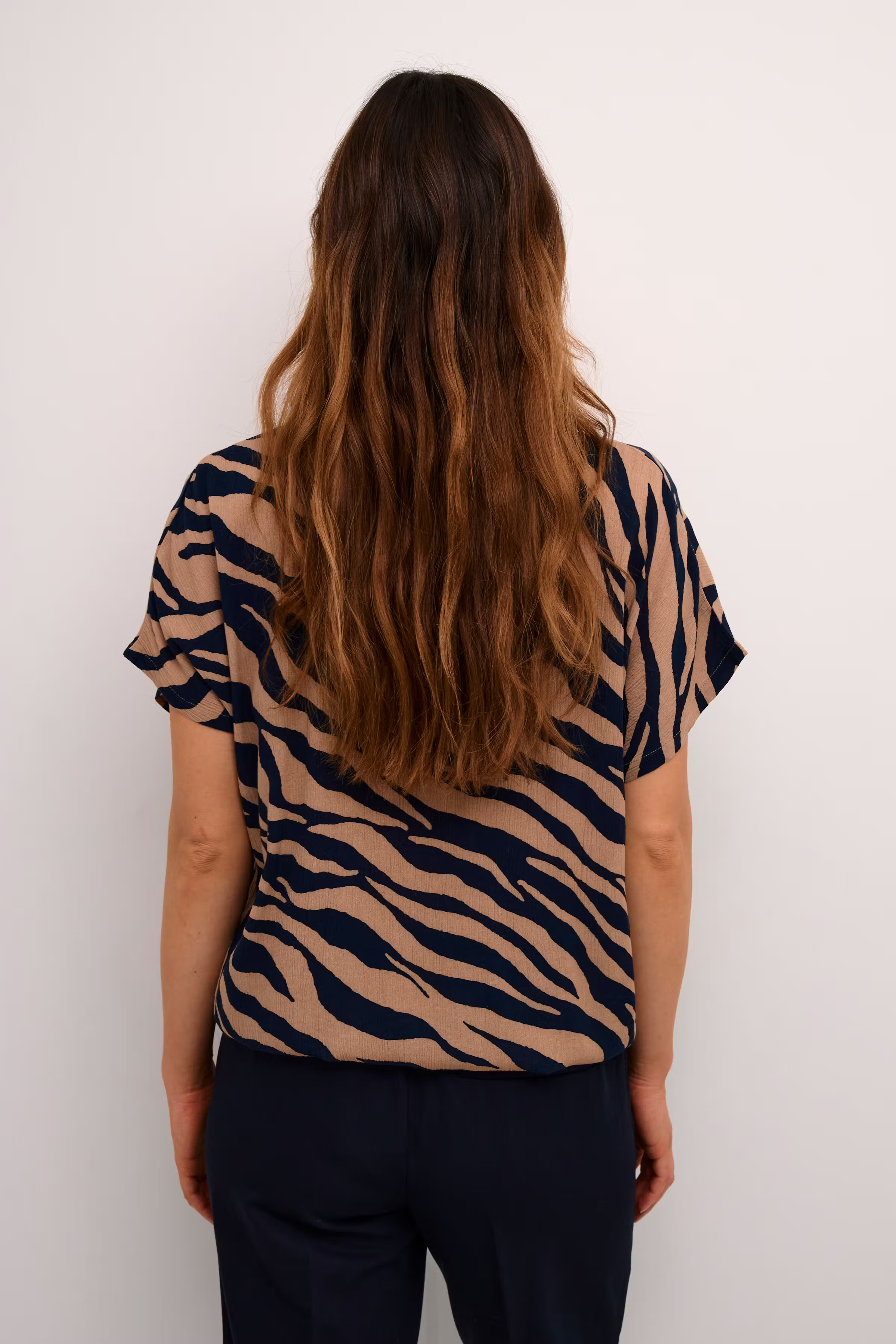 KAmarita Bluse LOOKBOOK BACK 10507705-106332