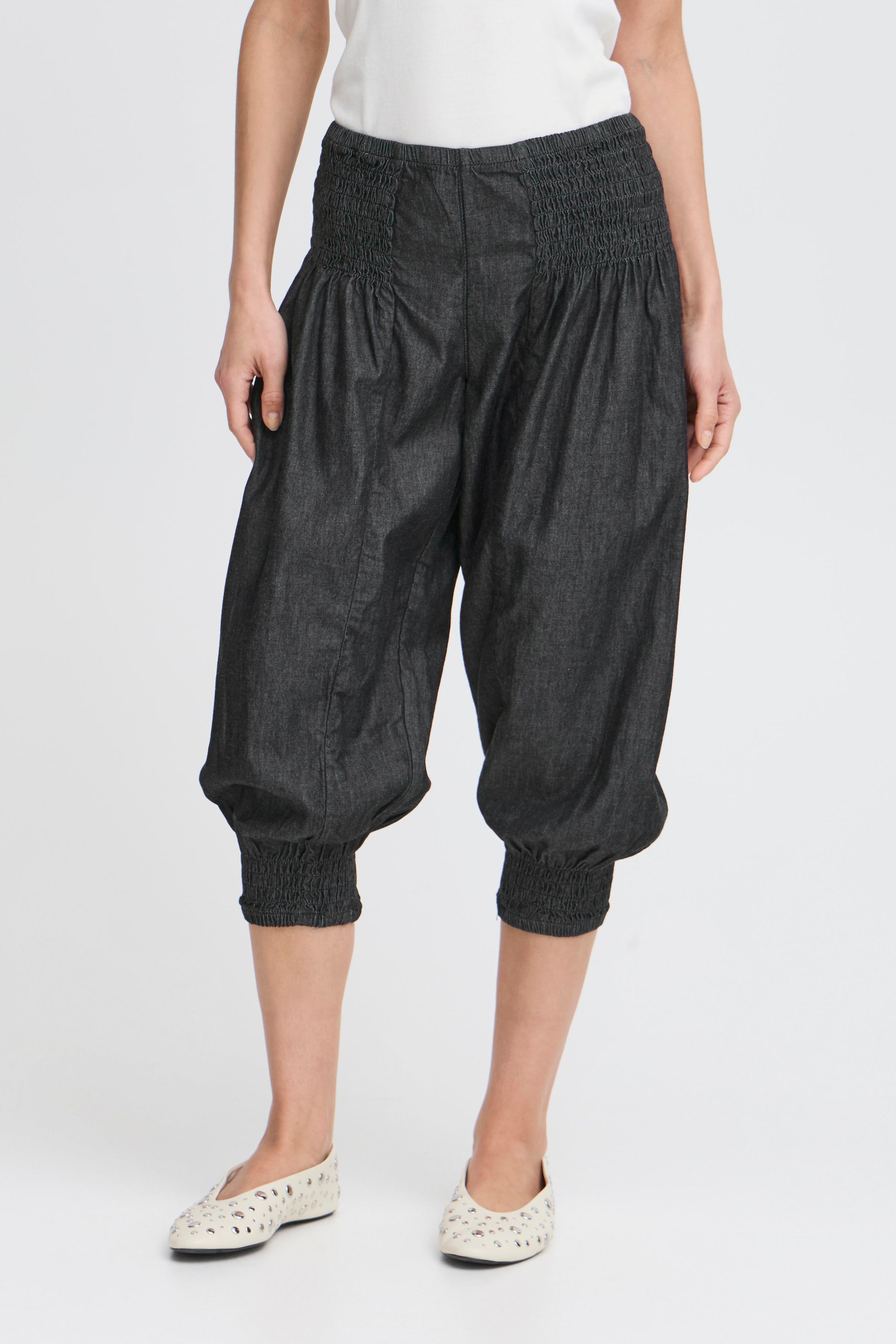 PZJILL Capri Trousers LOOKBOOK FRONT 50209217-200004