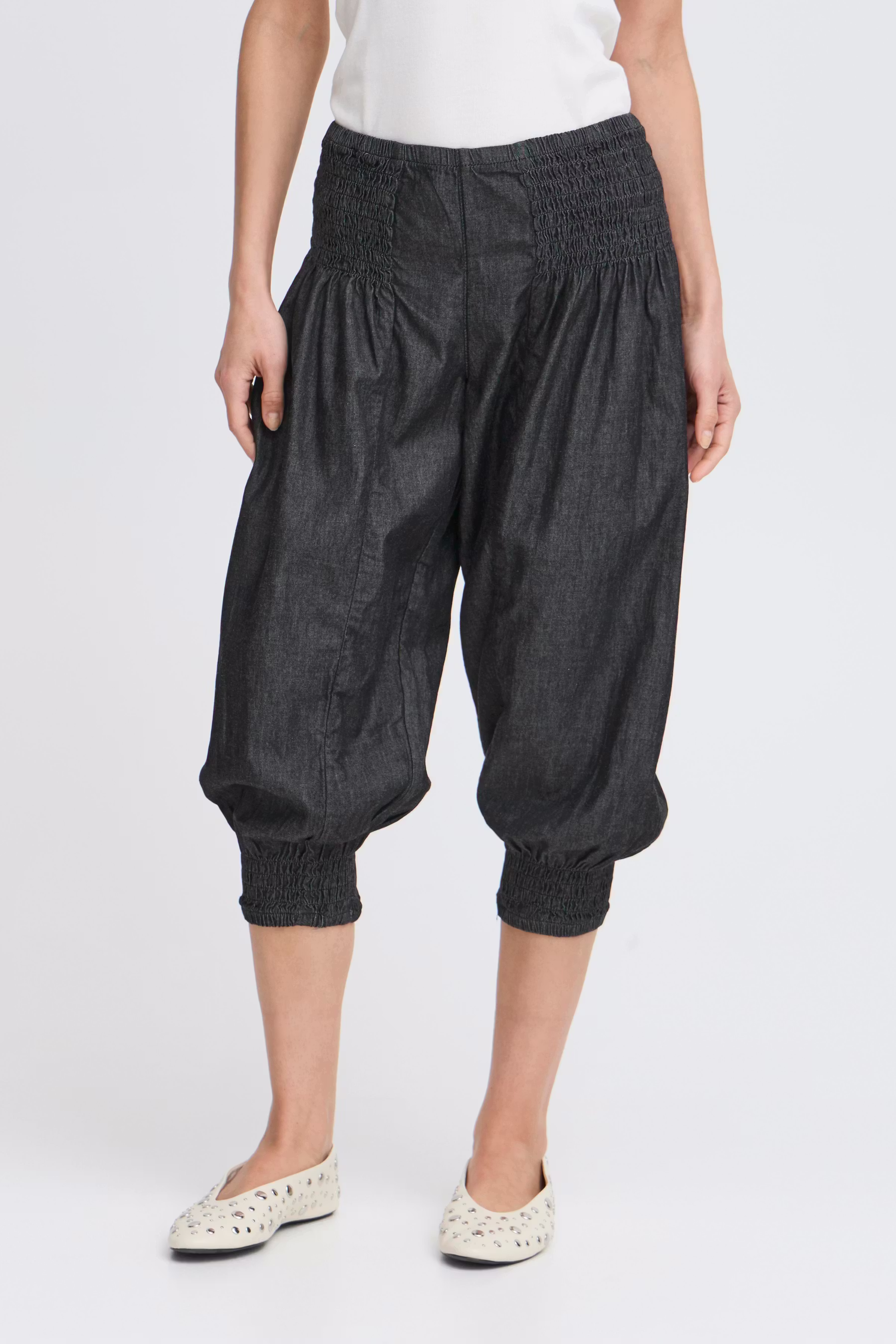 PZJILL Capri Hose LOOKBOOK FRONT 50209217-200004