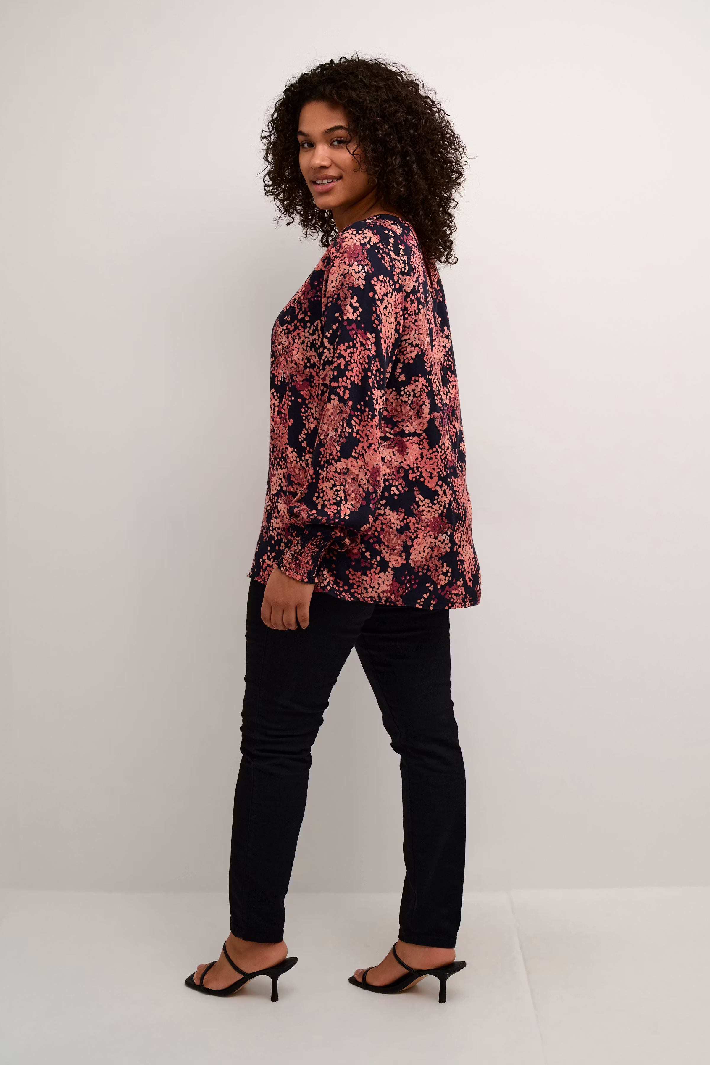 KCjeanetta Bluse LOOKBOOK BACK 10582625-103570