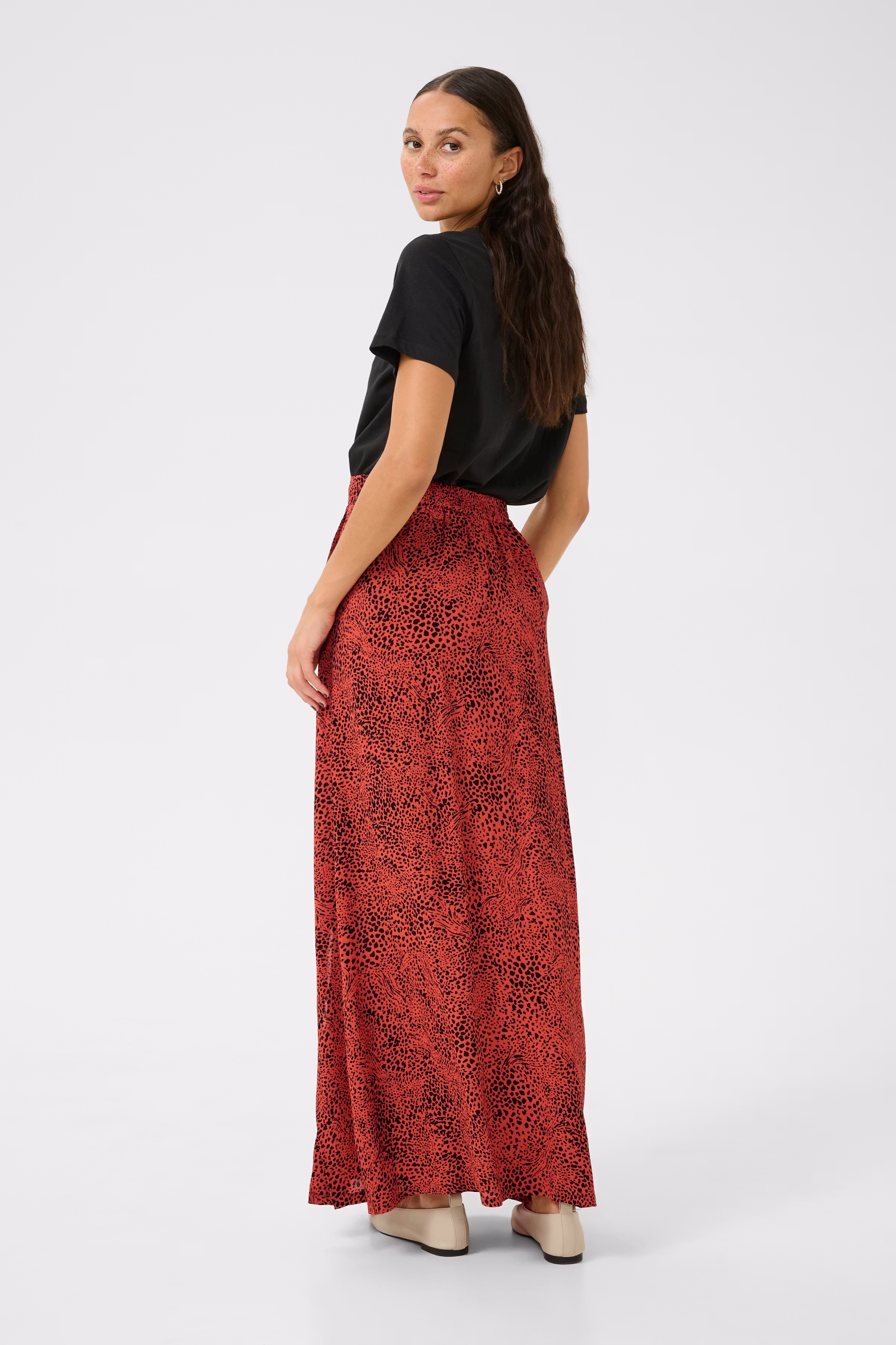 KAliana Skirt LOOKBOOK BACK 10509927-107428