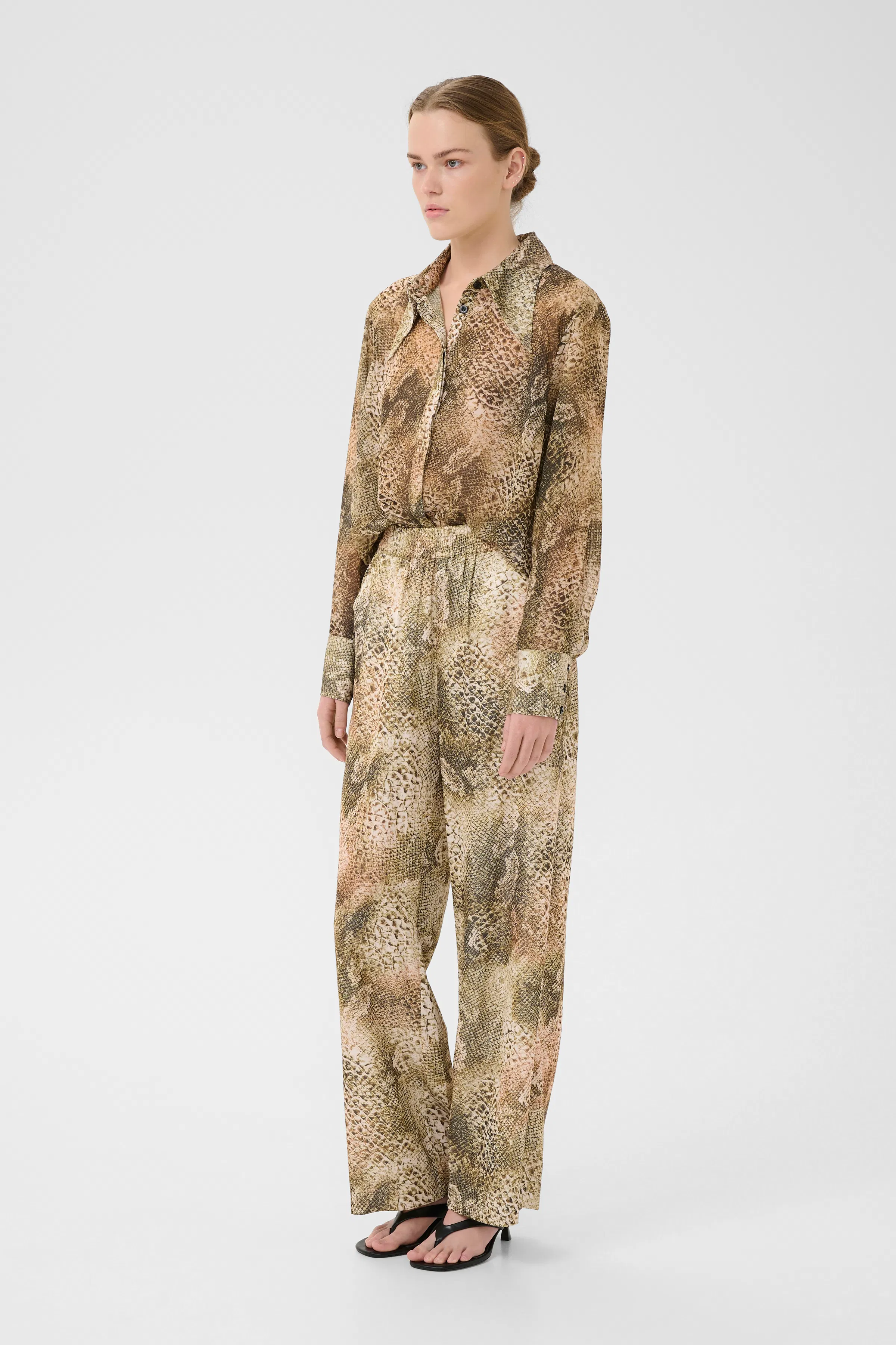 GZsanti Byxor LOOKBOOK FRONT 10910240-107549