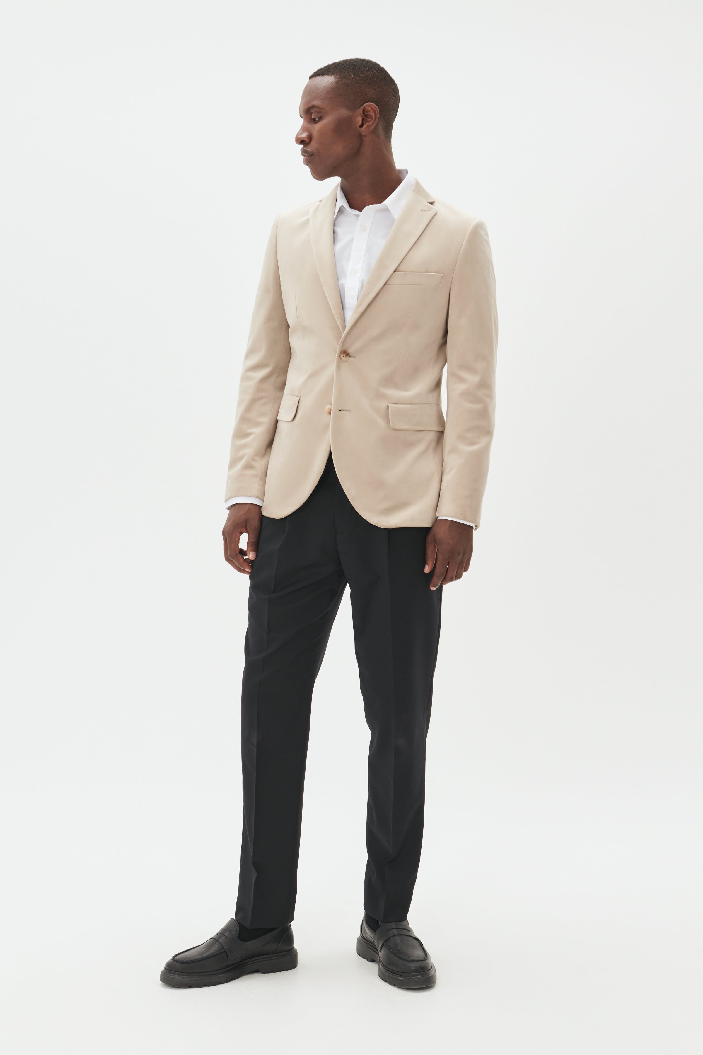 MAgeorge Velour Blazer LOOKBOOK FRONT 30205027-161105