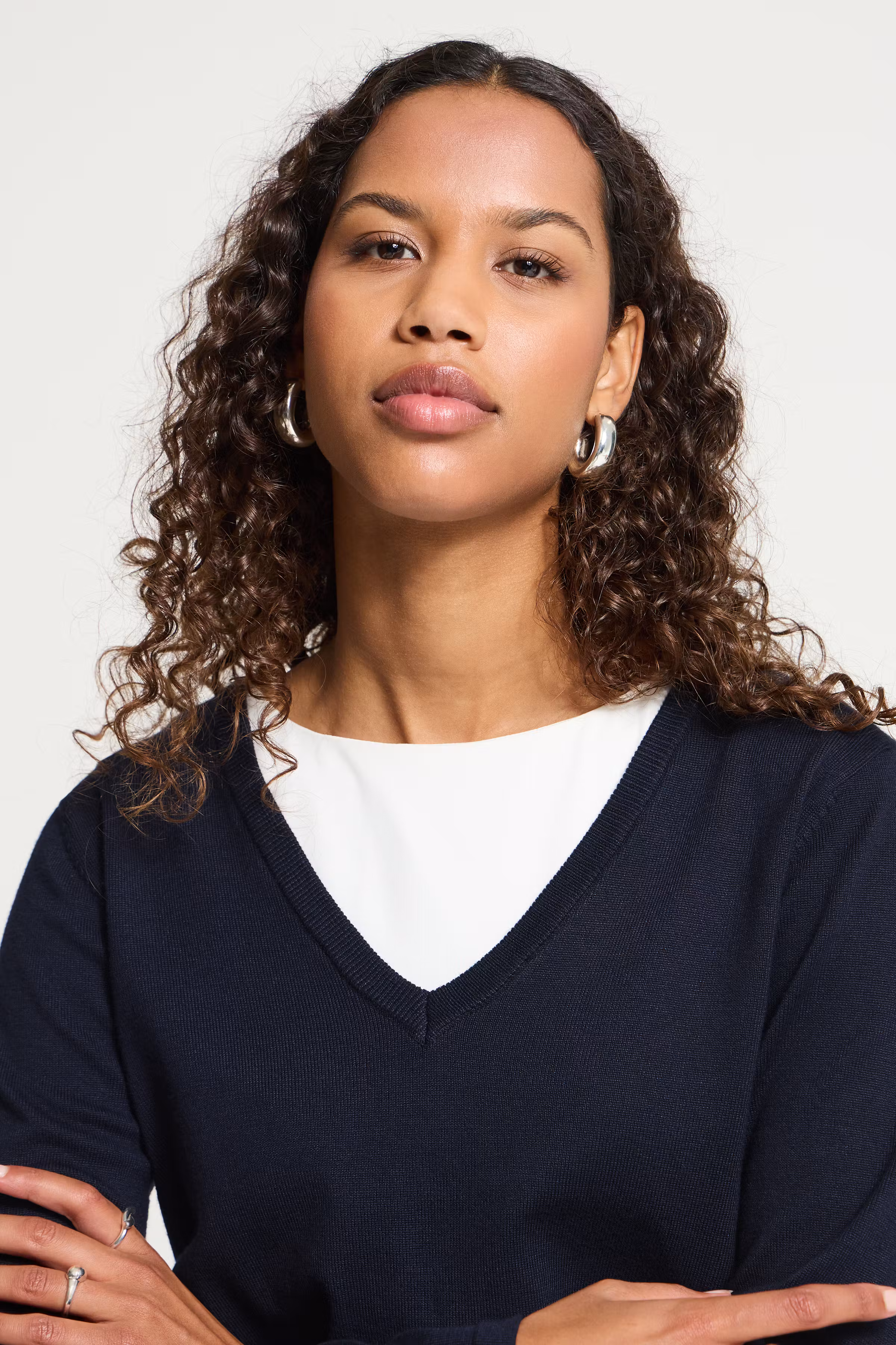 IHLULS V-Neck Strikk LOOKBOOK DETAIL 20125815-194010