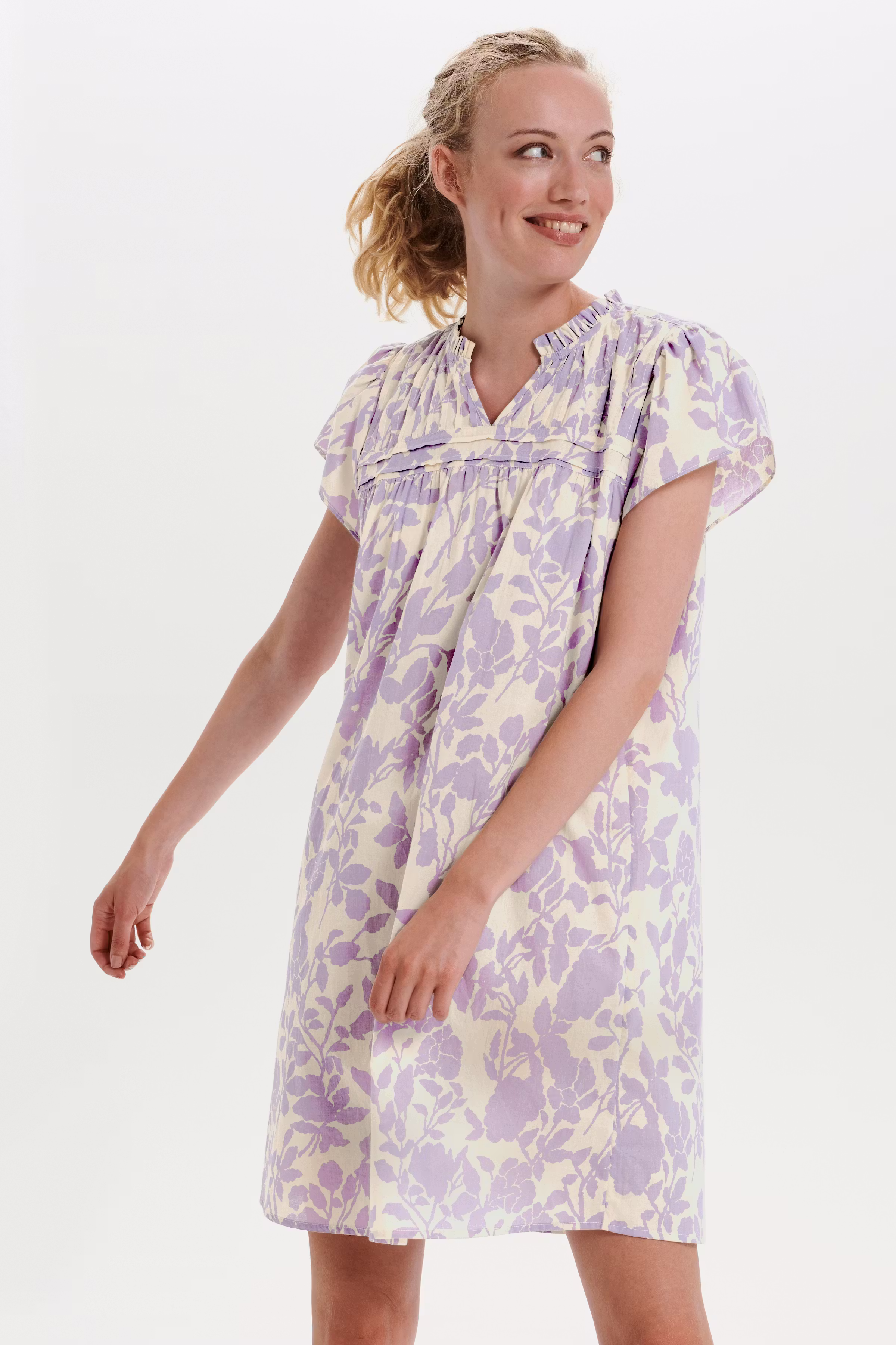 IngaSZ Dress

 LOOKBOOK FRONT 30511848-600340