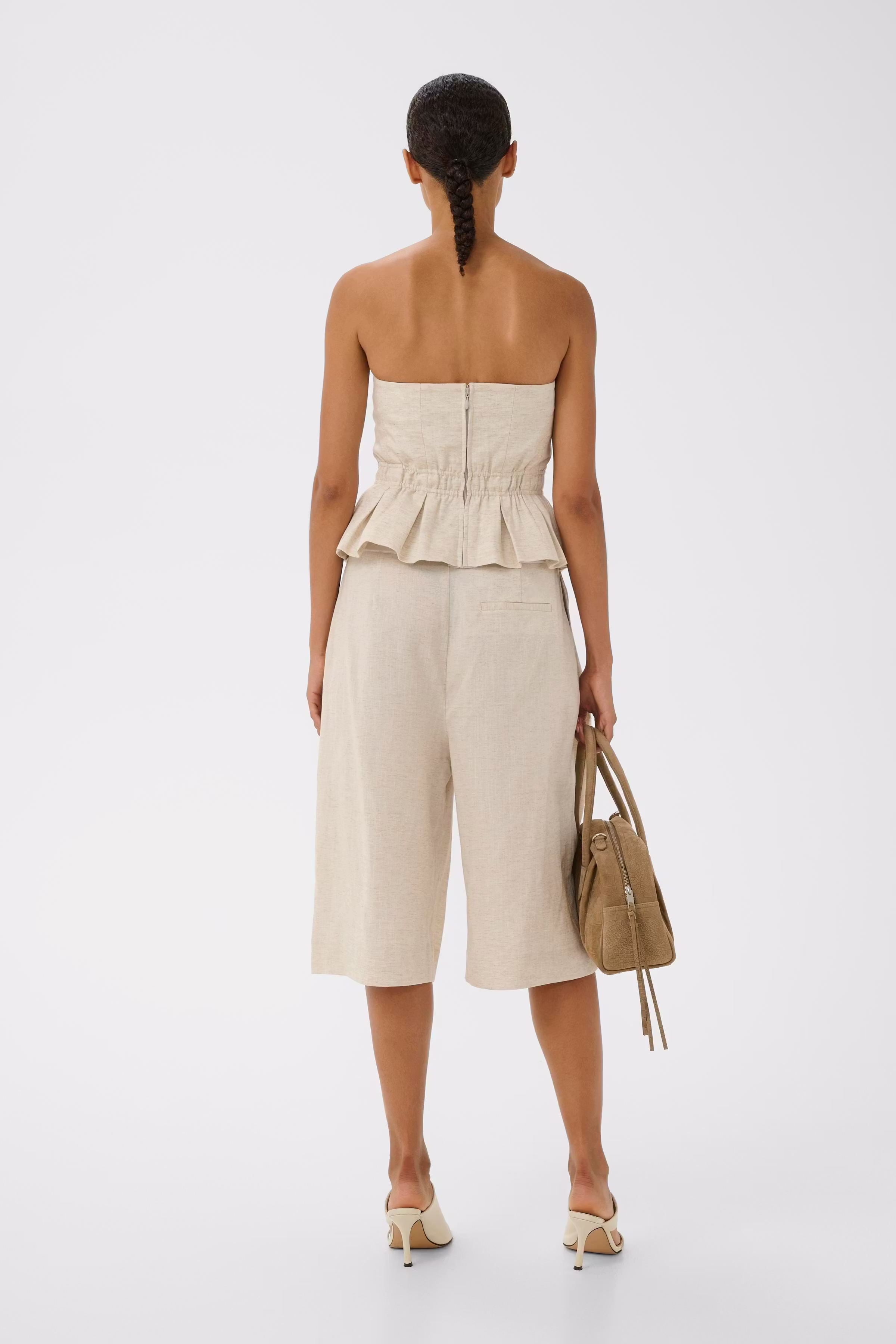 GZriava Shorts LOOKBOOK BACK 10911253-107203