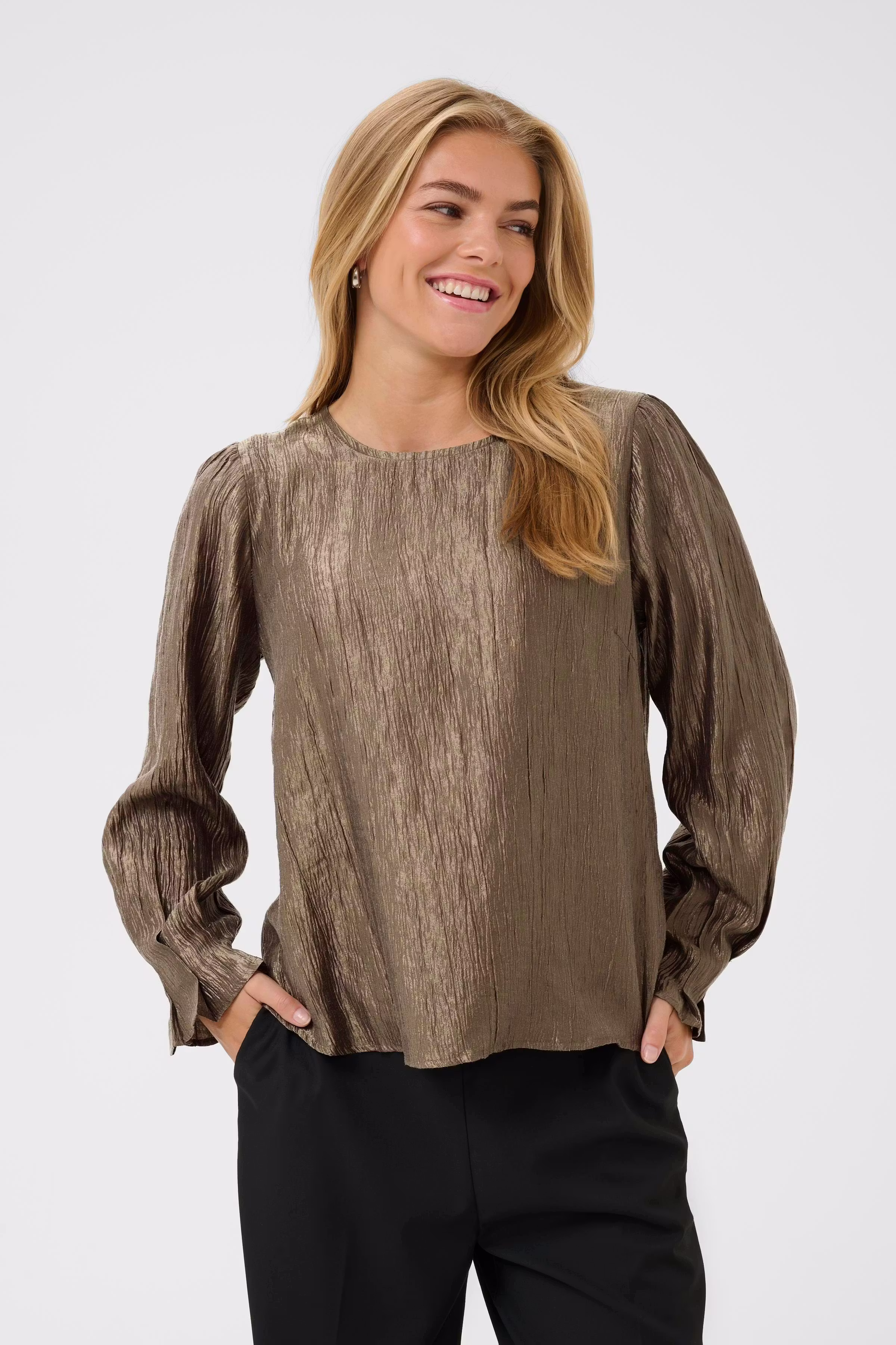 BPsilla Bluse LOOKBOOK FRONT 40200078-108169